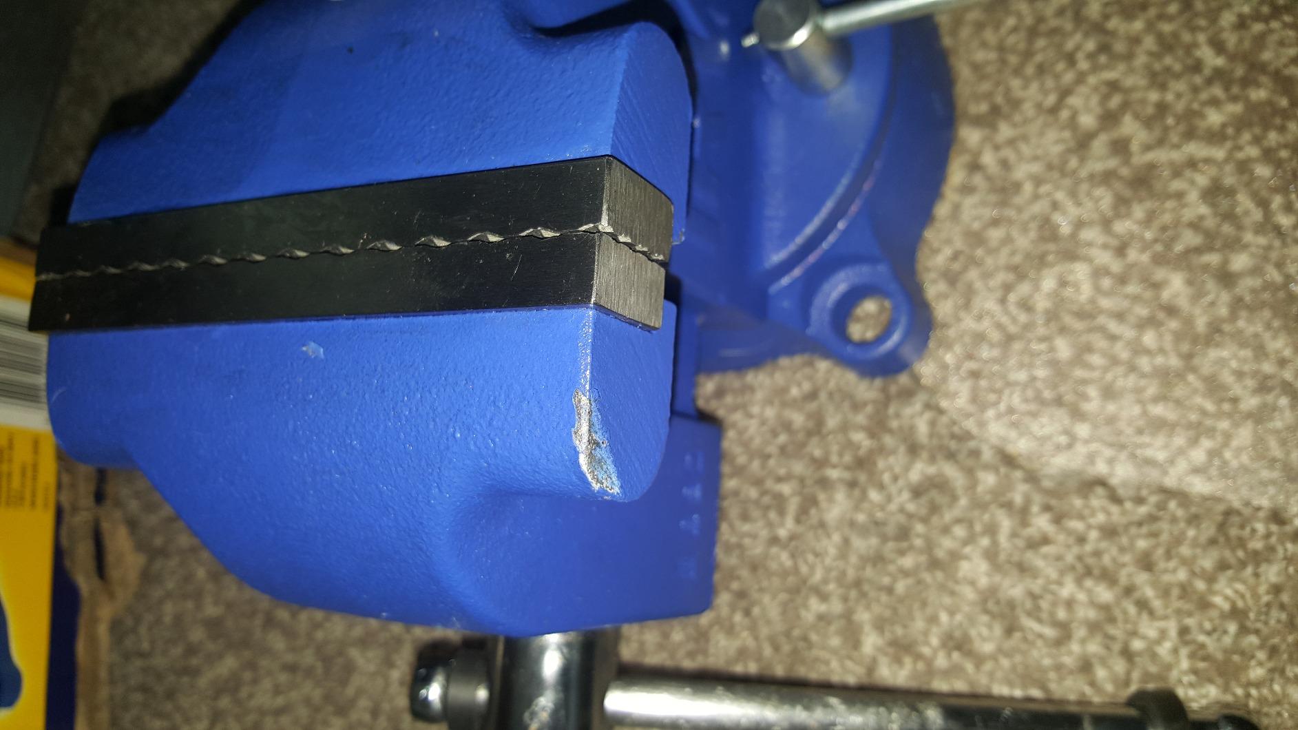 IRWIN Bench Vise, Heavy-Duty, 6-Inch (226306ZR) customer photo 1