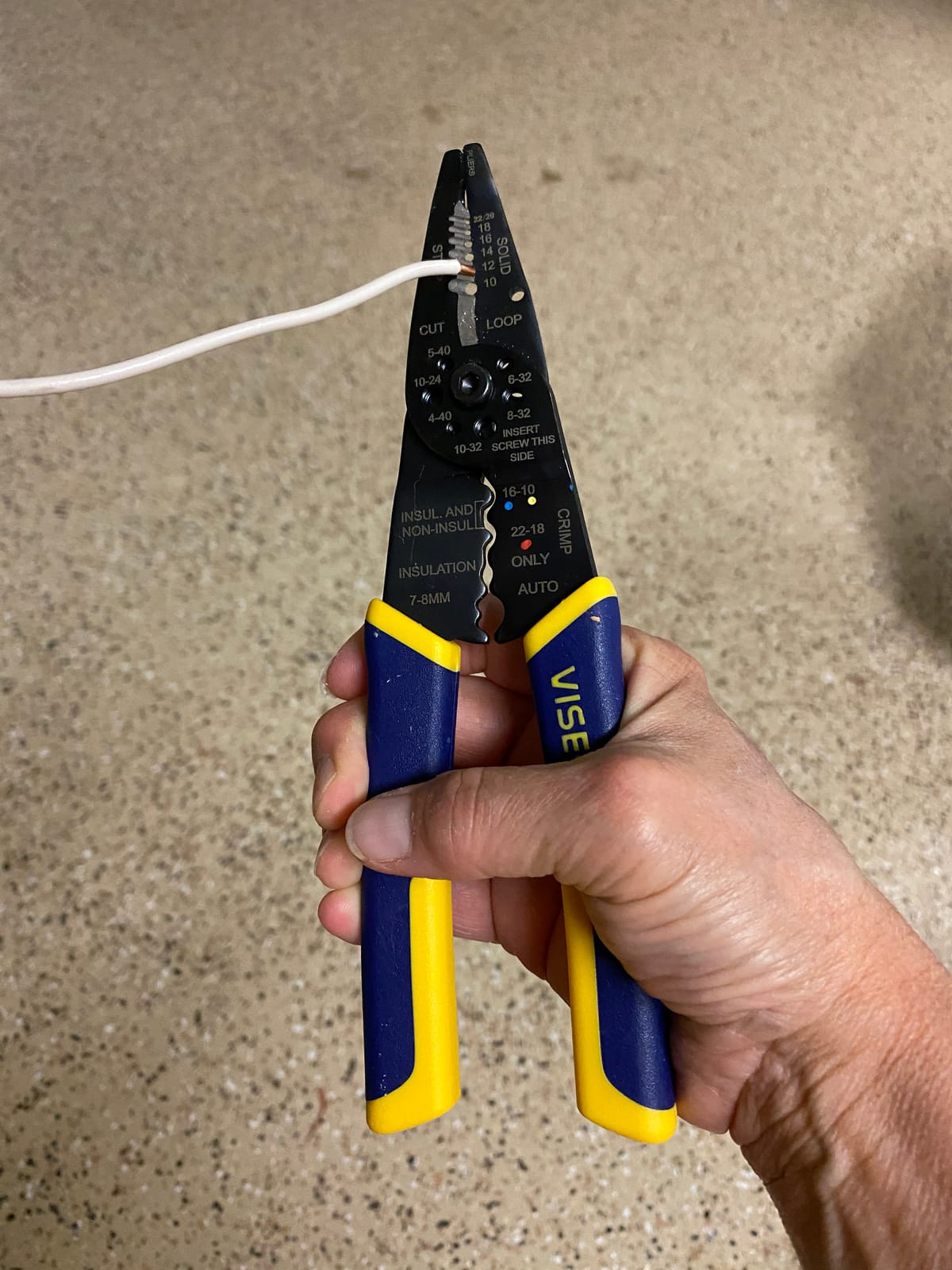 IRWIN Vise-Grip Wire Stripper, 8 Inch, Cuts 10-22 AWG, Plier Style Nose, ProTouch for Comfort, Blue (2078309) customer photo 1