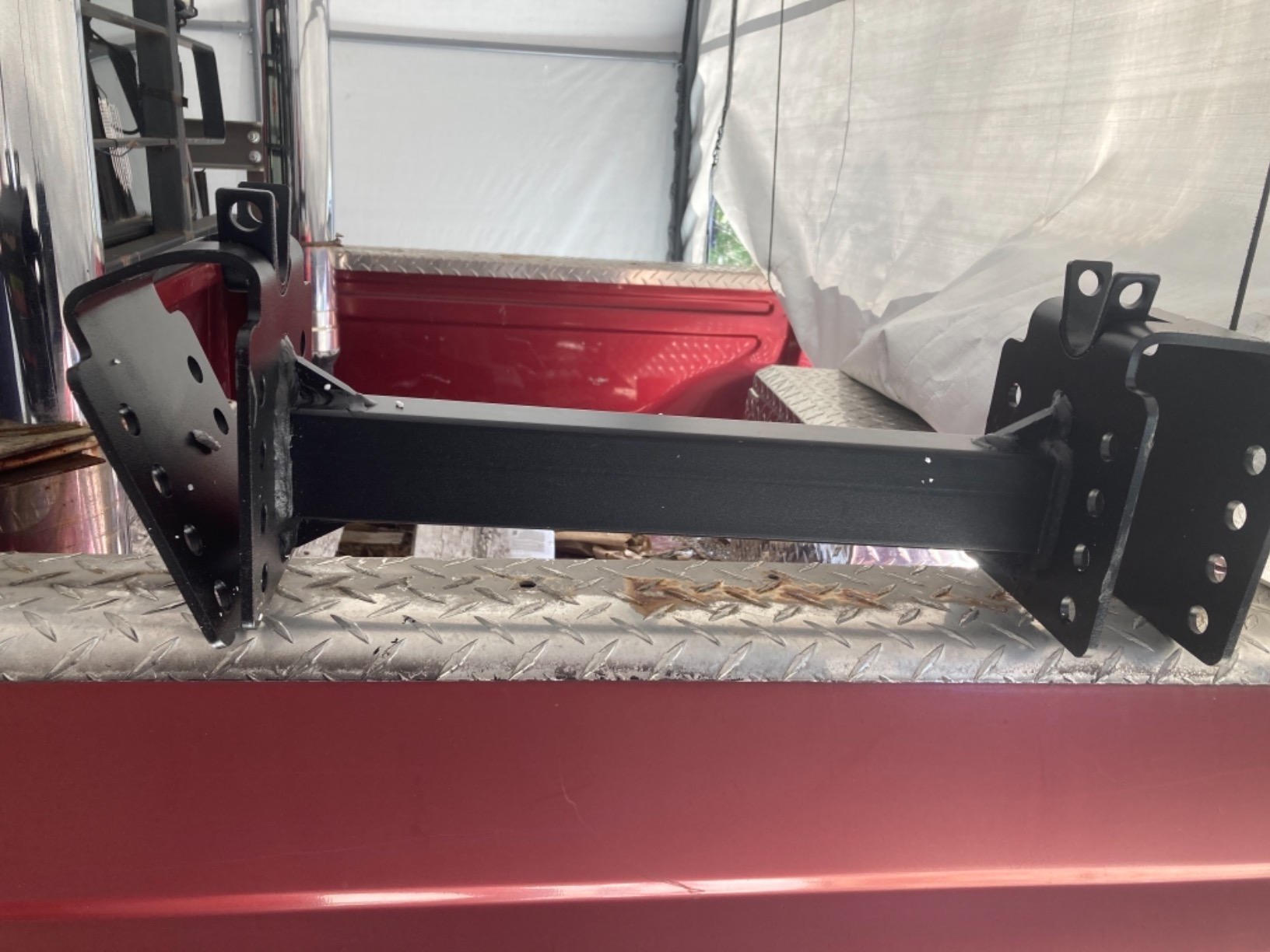 CURT 16115 E16 5th Wheel Hitch, 16,000 lbs customer photo 2
