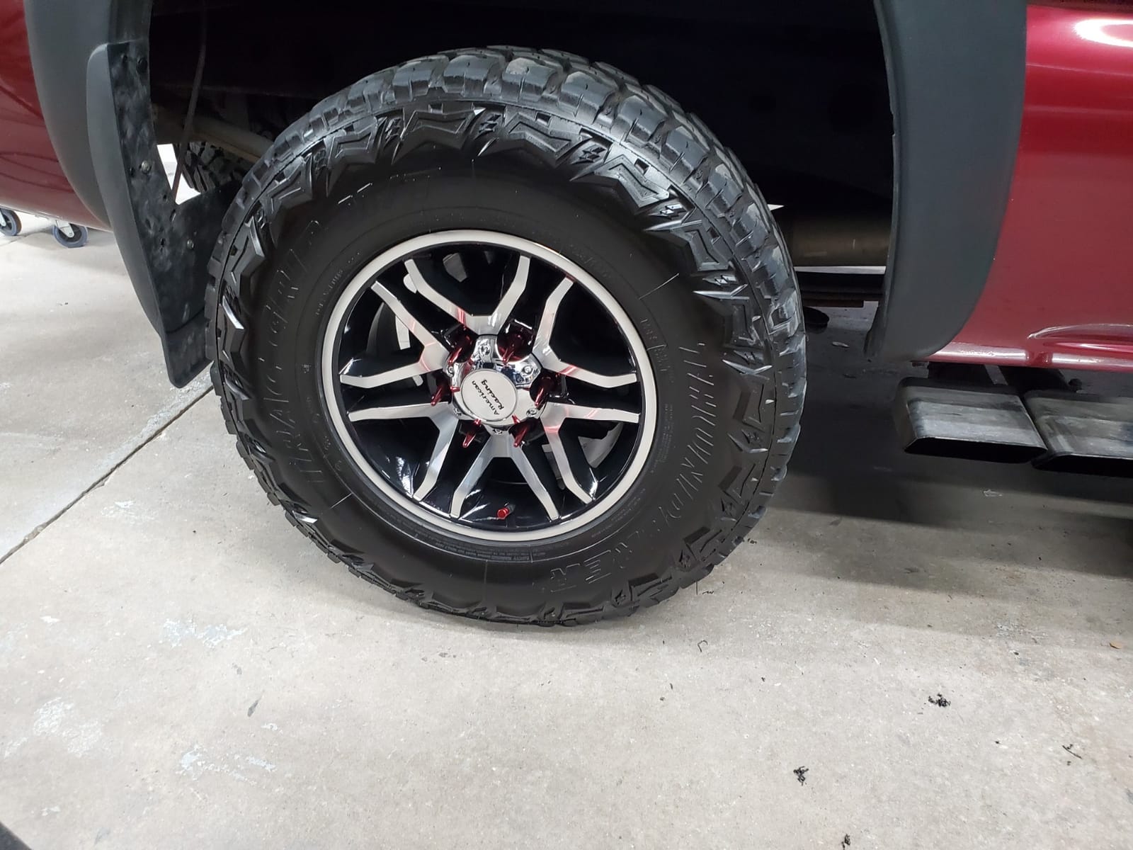 American Racing AR893 MAINLINE 18X8.5 6X5.5 5.93 30mm GLOSS BLACK MACHINED - AR89388568330 customer photo 2