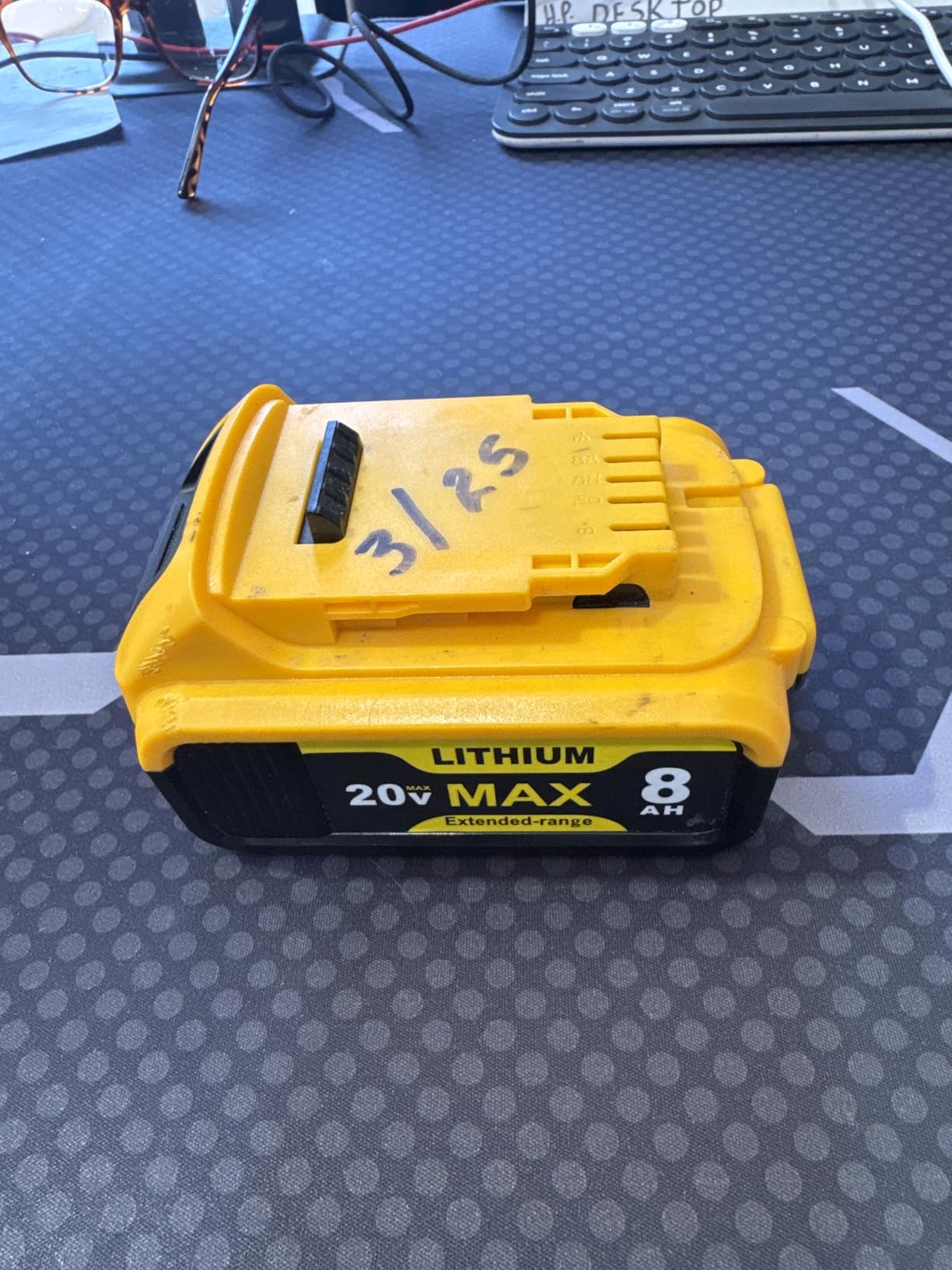 DEWALT 20V MAX Lithium Ion Battery (DCB204) customer photo 2