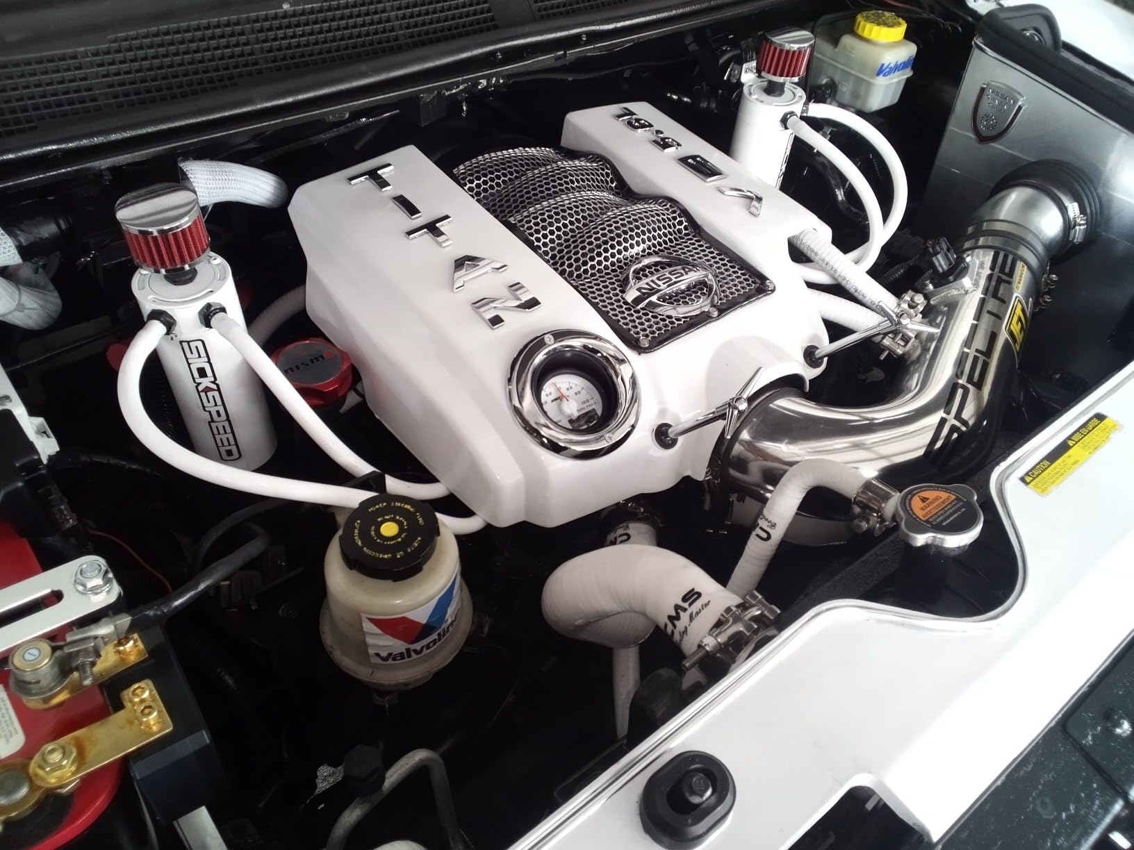 Spectre Performance Air Intake Kit: High Performance, Desgined to Increase Horsepower and Torque: Compatible with 2004-2014 NISSAN/INFINITI (Armada, Titan, QX56) SPE-9951, Red customer photo 2