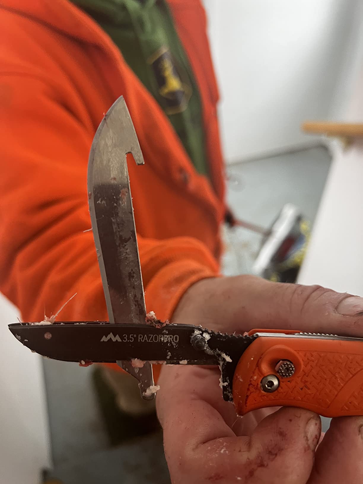 OUTDOOR EDGE RazorPro G Double Blade Hunting Knife – Replaceable Razor Sharp Skinning Blade & Gutting Knife for Fast Field Dressing, Non-Slip Black Handle, Black Sheath with 6 Extra Blades (Orange) customer photo 2