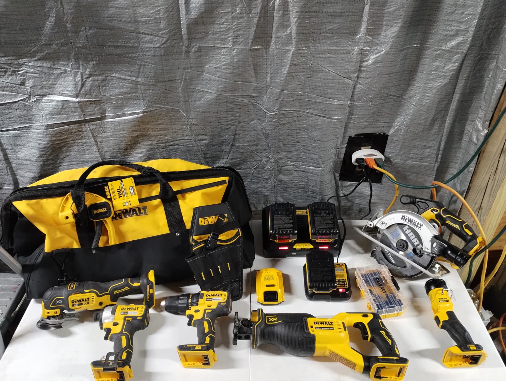 DEWALT 20V MAX 5 Ah Lithium Ion Battery 2-Pack (DCB205-2) customer photo 2