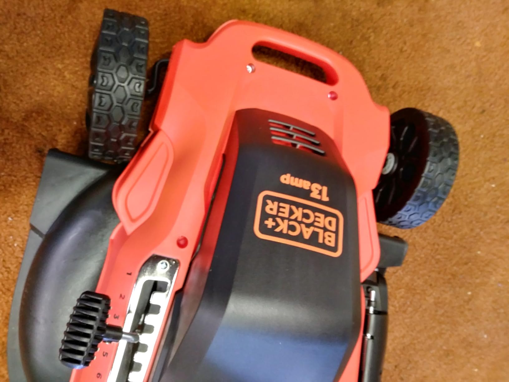 BLACK+DECKER 20-Inch Corded Electric Lawn Mower, Ultra Light Push Mower, 13-Amp High Output Motor, 3 in 1 Cutting Versatility, Tool Free Height Adjustment, 7-setting Cutting Height (MM2000) customer photo 1