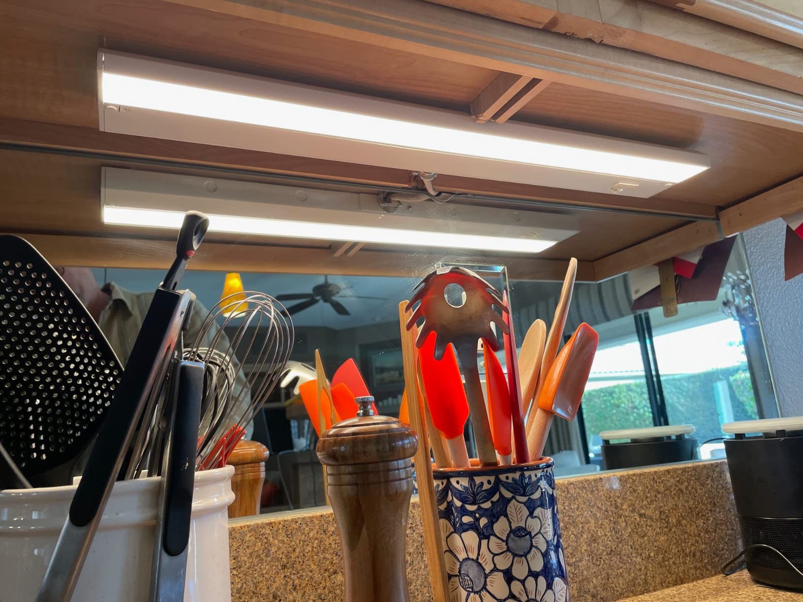 GETINLIGHT 24-Inch Linkable 3CCT LED Under Cabinet Light, Hardwired/Plug-in customer photo 2