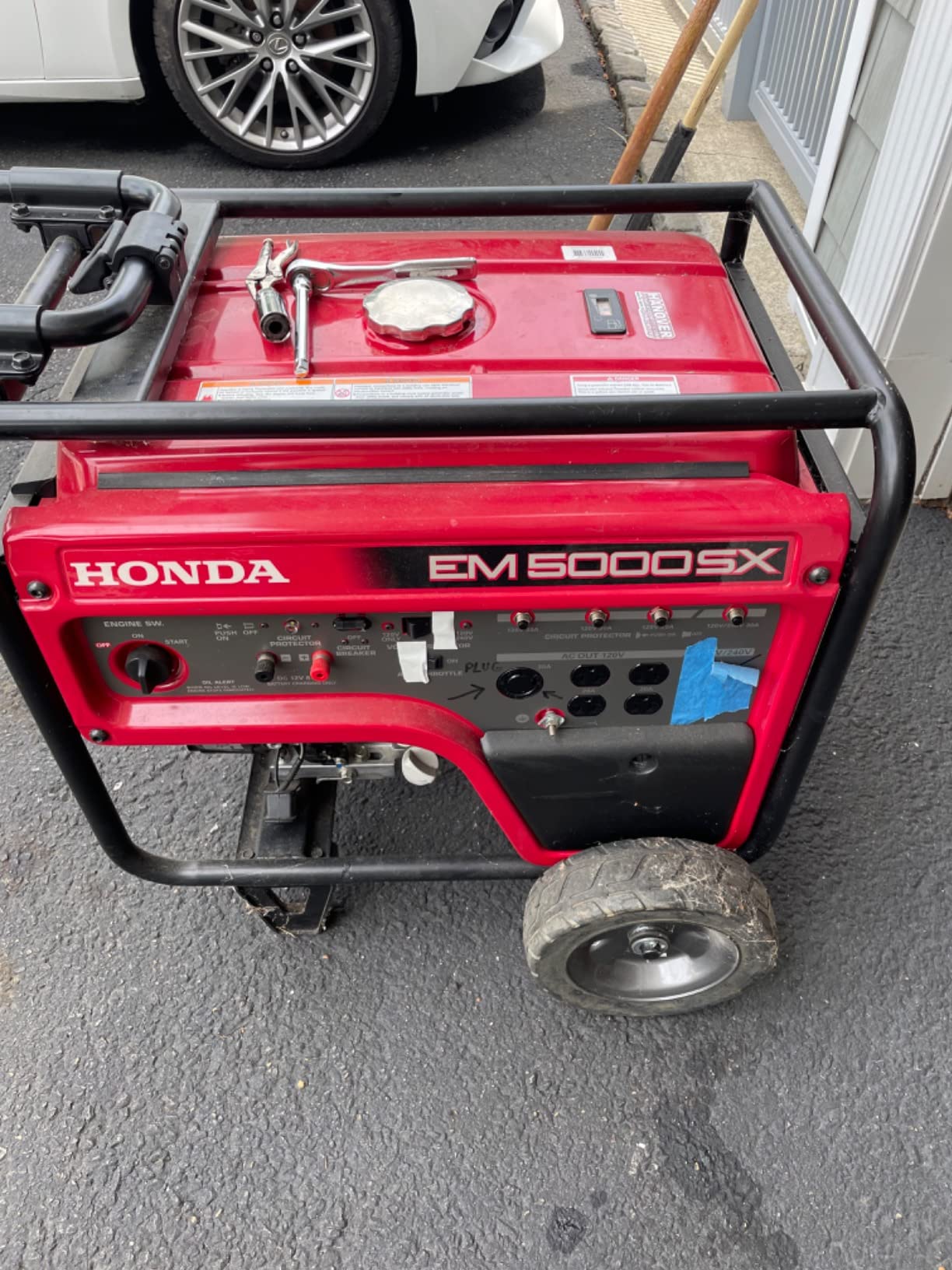 Honda 663640 EM5000SX 120V/240V 5000-Watt 389cc Portable Generator with Co-Minder customer photo 1