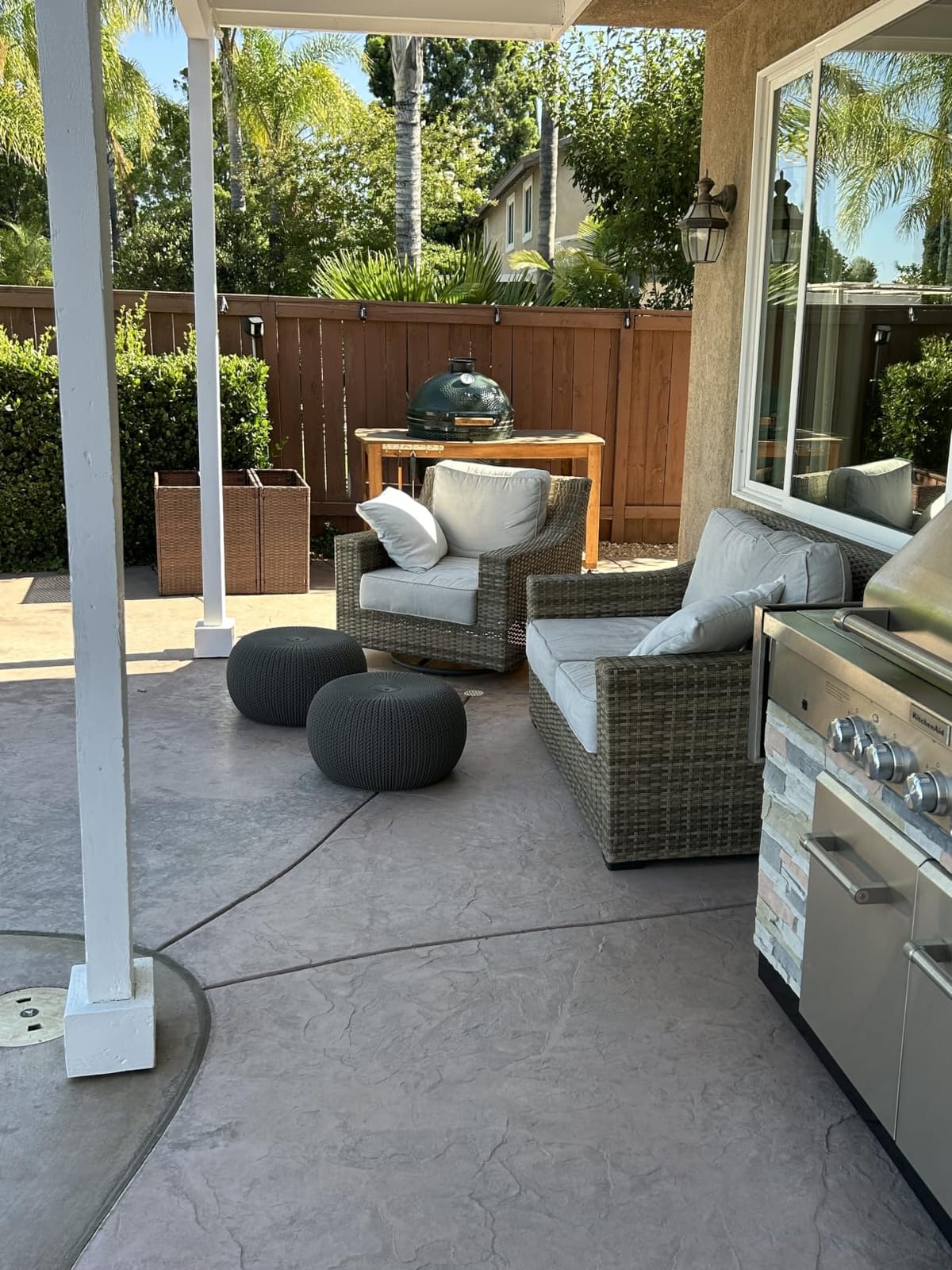 Keter Urban Knit Pouf Ottoman Set of 2 with Storage Table for Patio and Room Décor - Perfect for Balcony, Deck, and Outdoor Seating, Misty Blue & Taupe customer photo 1