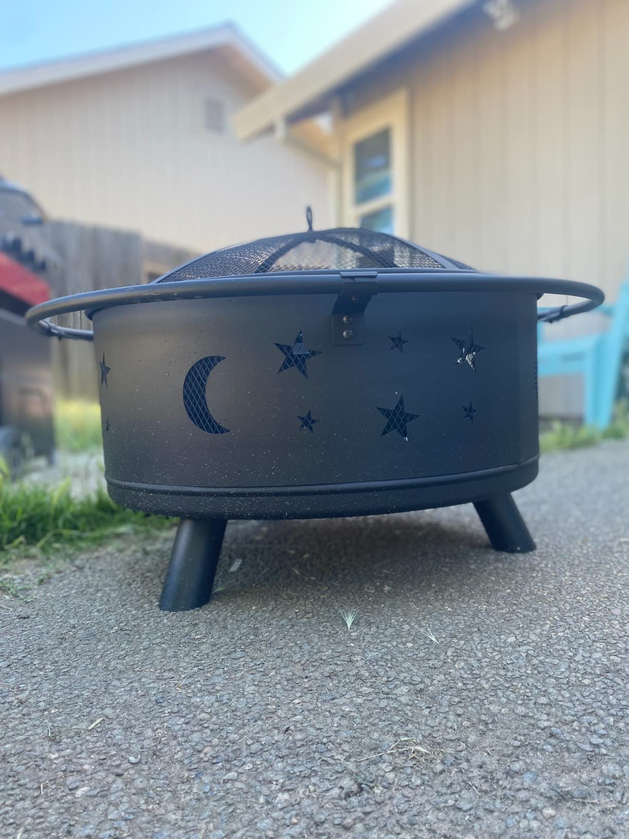 Fire Pit - 32-Inch Outdoor Wood Burning Firepit with Screen, Poker, and Cover - Outdoor Fire Pits for Backyard, Deck, or Patio by Pure Garden (Black) customer photo 2