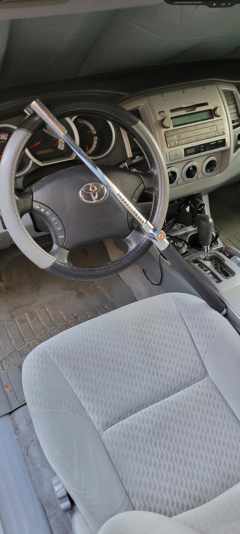 Steering Wheel Lock Universal Security Car Locks with Safety Hammer customer photo 2