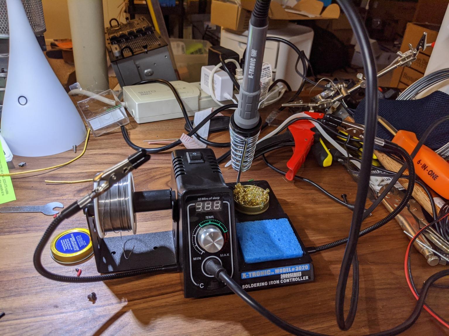 The Original X-Tronic 3020-XTS • 75W Soldering Iron Station Kit • 2 Helping Hands • Silicone Tool Mat • 5 Extra Tips • 50g Roll of Solder • Brass Sponge • Cleaning Flux • C/F Conversion • Auto Sleep! customer photo 2