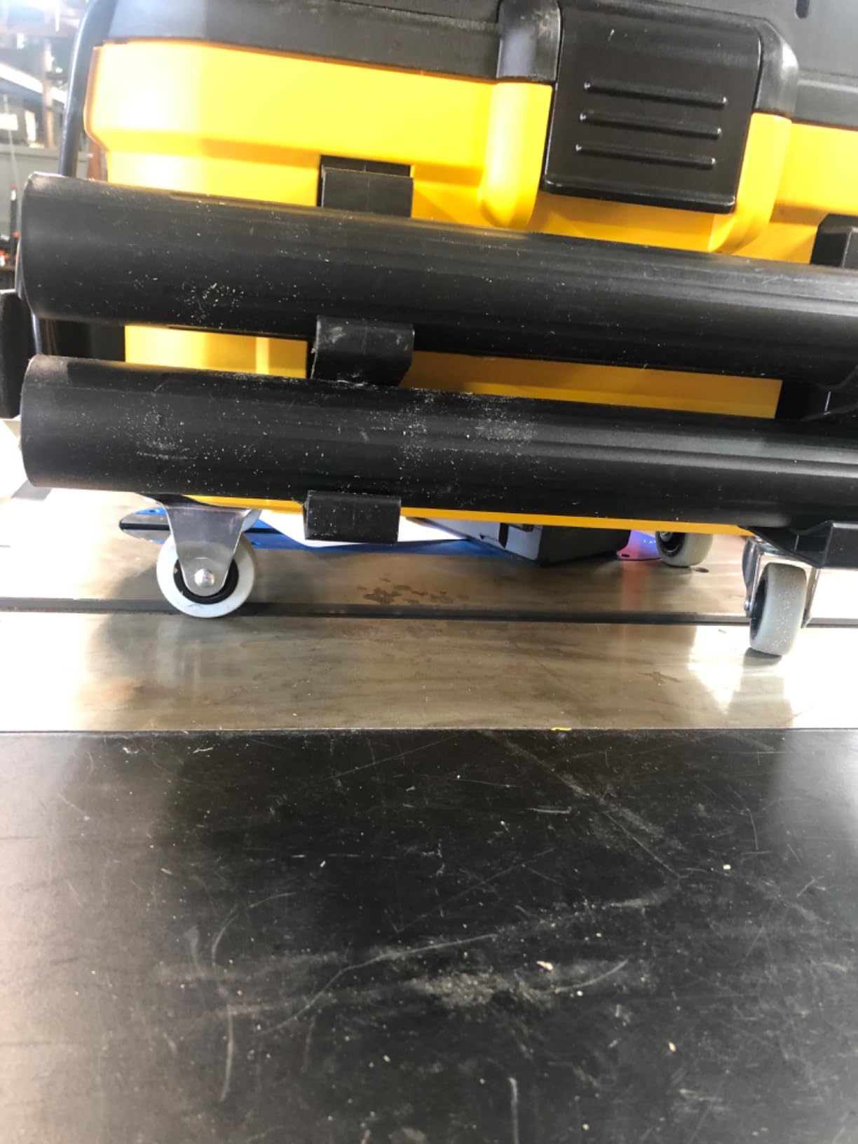 DEWALT 4 Gal. 5.0 HP Poly Wet/Dry Vacuum with Hose and Accessories DXV04T customer photo 2