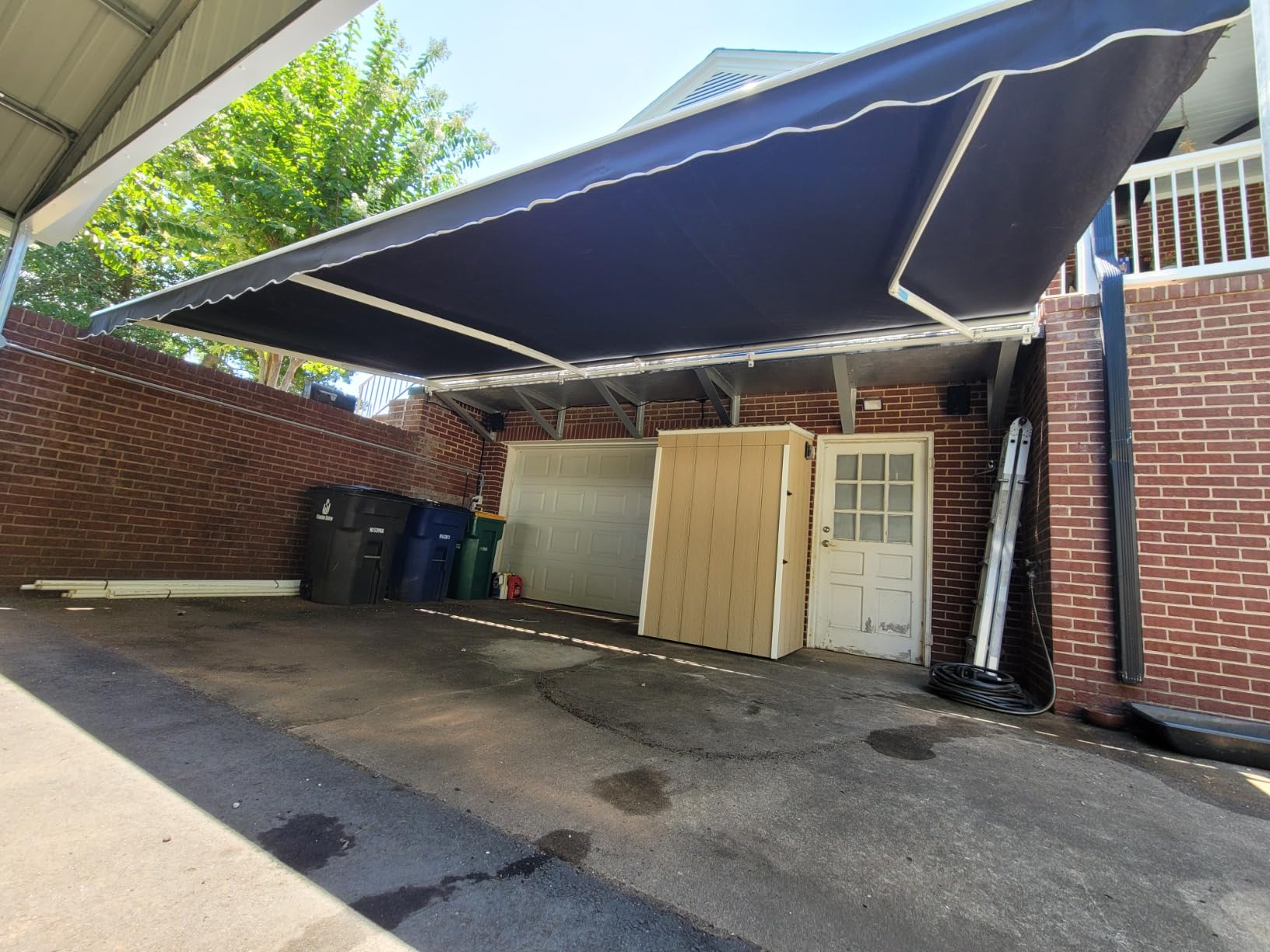 ALEKO Electric Patio Awning Caribbean White Frame 16x10 Black customer photo 2