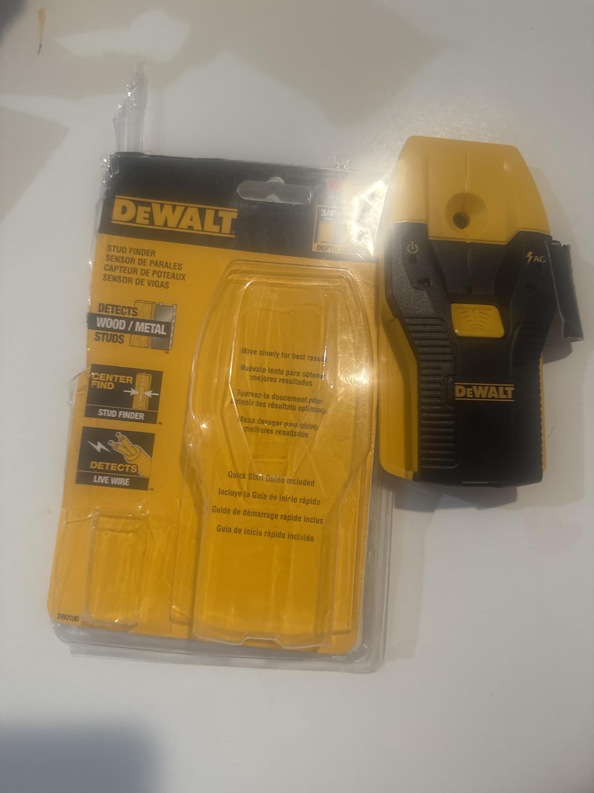 DEWALT Stud Finder, 3/4”, Locate Framing Studs Efficiently with LED Arrows, Ideal for Wood and Metal, AAA Batteries Included (DW0100) customer photo 2