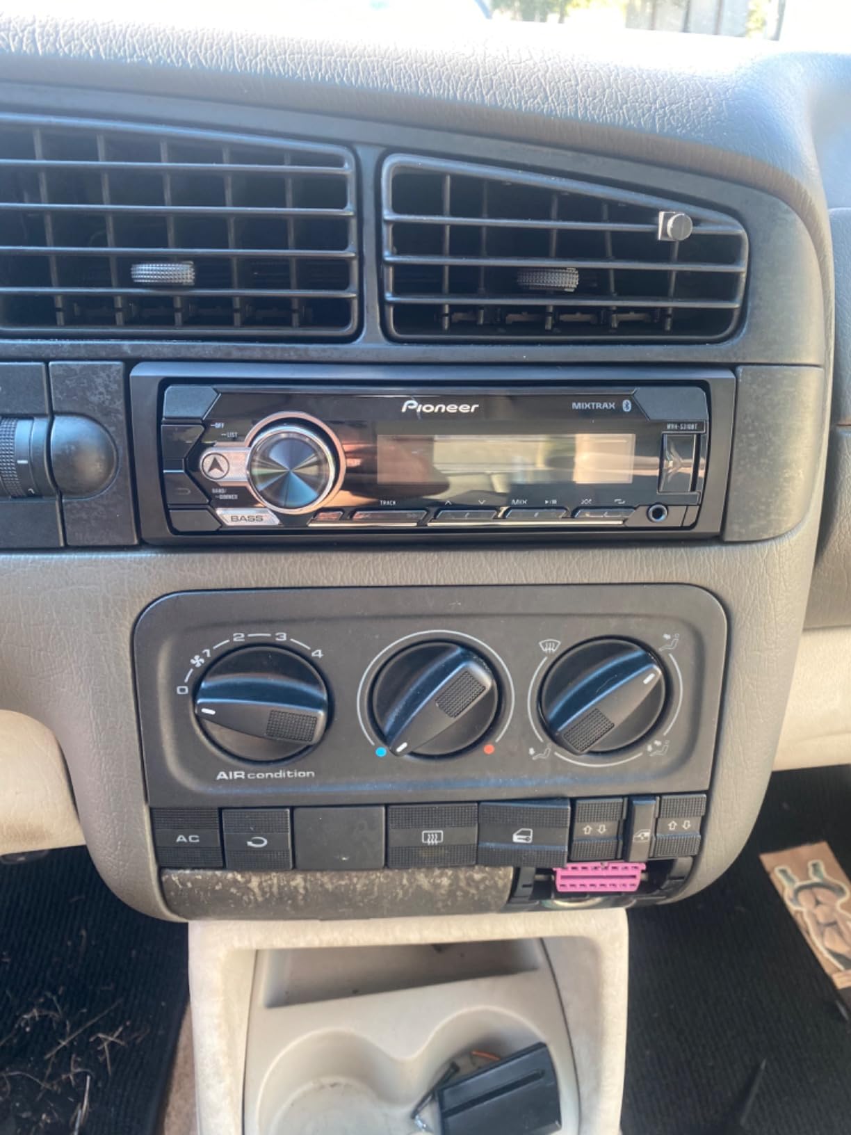 Pioneer MVH-S310BT Single Din Built-In Bluetooth, MIXTRAX, USB, Auxiliary, Pandora, Spotify, iPhone, Android and Smart Sync App Compatibility Car Digital Media Receiver customer photo 2