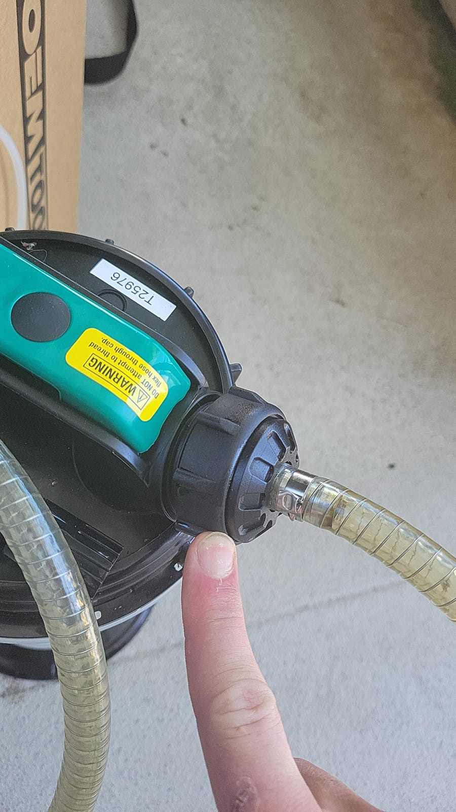 OEMTOOLS 24937 Pneumatic/Manual Fluid Extractor, 6L Oil Extractor Pump customer photo 1
