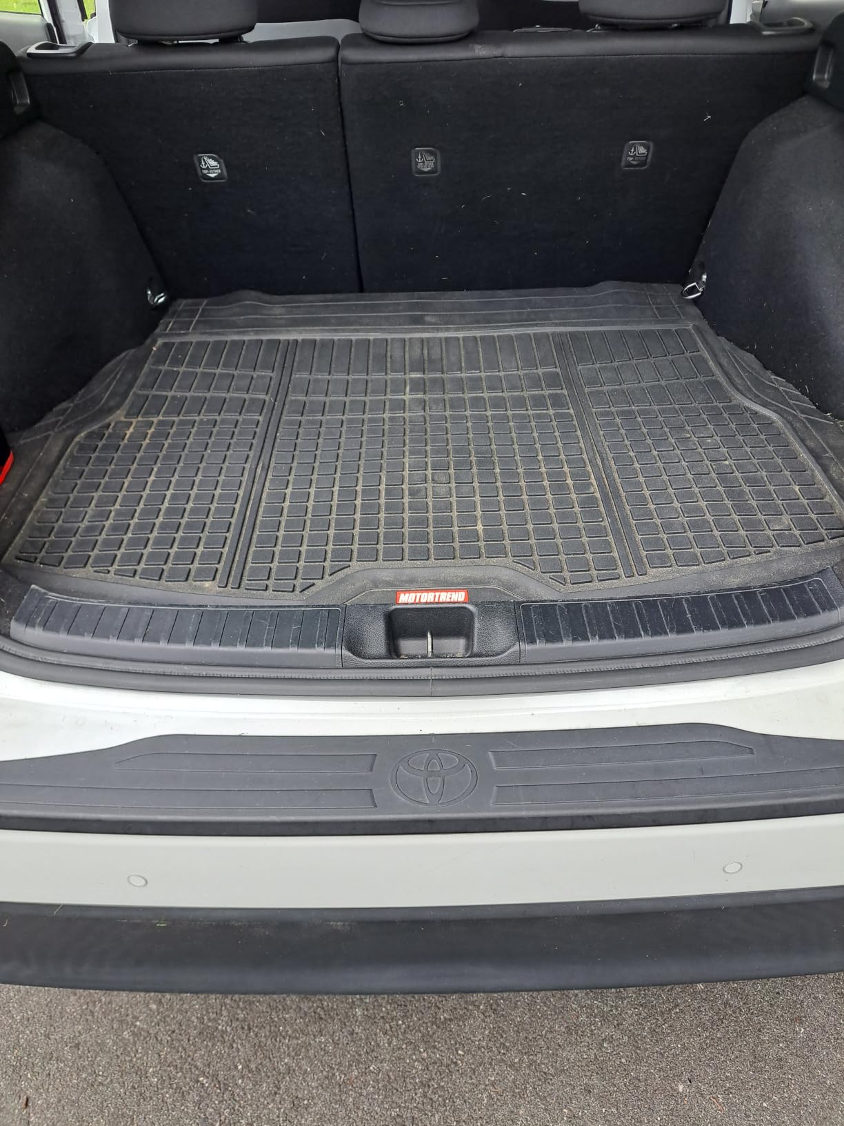 Motor Trend FlexTough Rear Cargo Mat – Heavy-Duty Trimmable Car Trunk Mat for Back of SUV, Universal Rear Cargo Liner for SUV, Flexible Trunk Liner, Automotive Floor Mats & Cargo Liners (Gray) customer photo 1