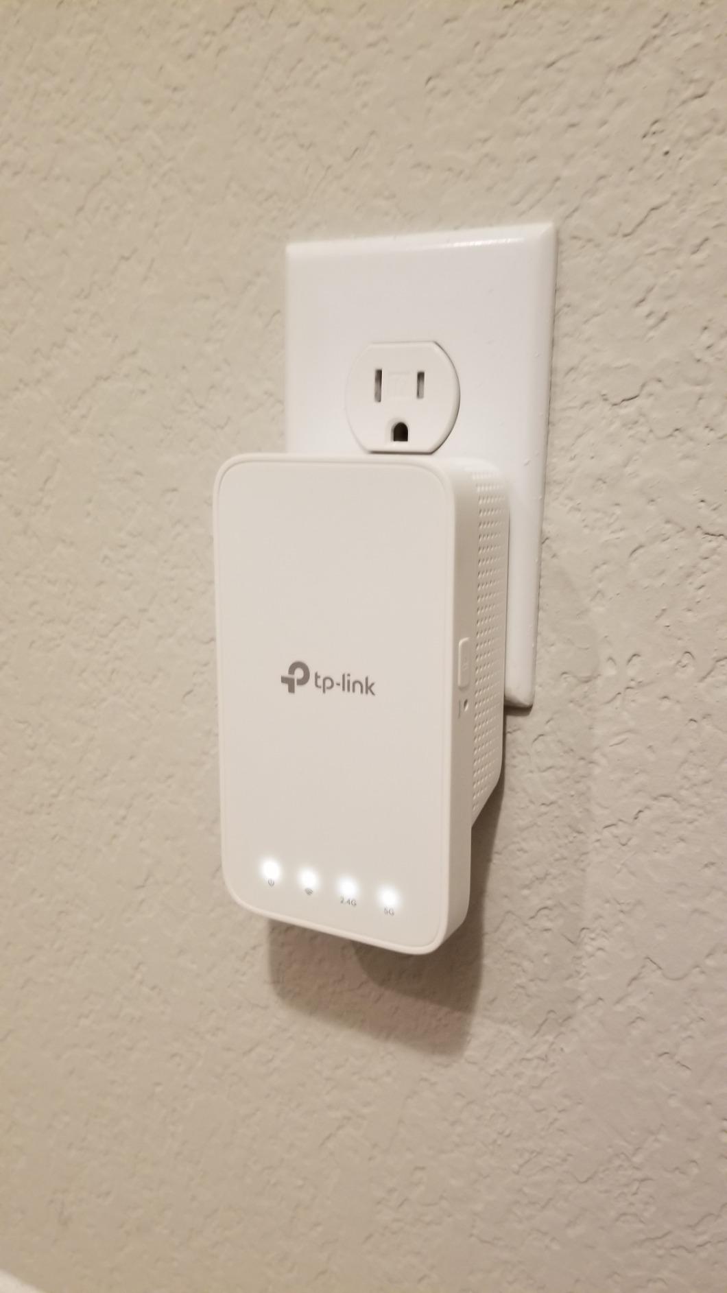 TP-Link AC1200 WiFi Extender (RE300), Covers Up to 1500 Sq.ft and 25 Devices, Up to 1200Mbps, Supports OneMesh, Dual Band Internet Repeater, Range Booster customer photo 1