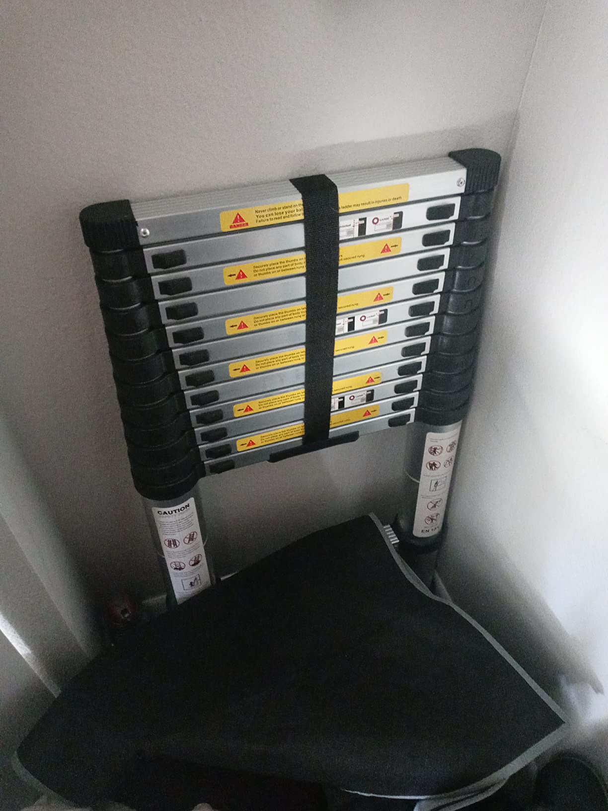 (8.5Ft/2.6M) Aluminum Multi-PurposeTelescoping Ladders customer photo 1