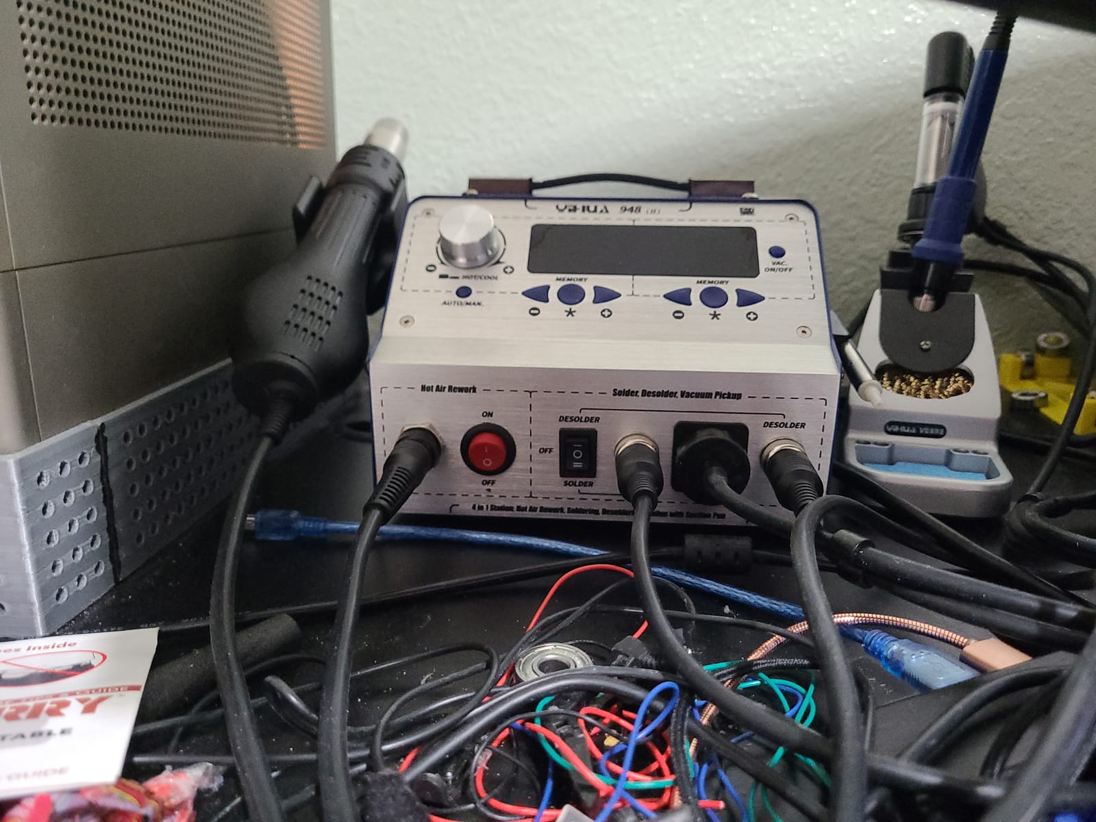 YIHUA 948-II 4 in 1 Hot Air Rework Soldering Iron and Desoldering Suction Tin Gun Station with Suction Pick Up Pen °F /°C customer photo 1