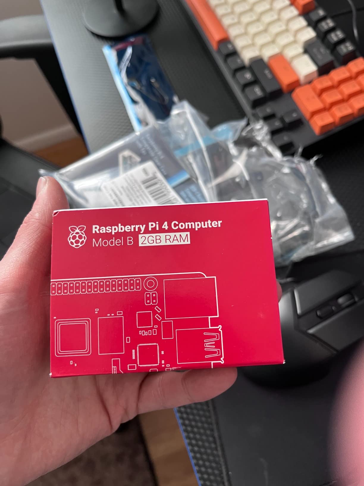 Vilros Basic Starter Kit for Raspberry Pi 4 with Fan Cooled ABS Case-Includes Raspberry Pi 4 Board and 7 Accessories (4GB, Clear Transparent Case) customer photo 2