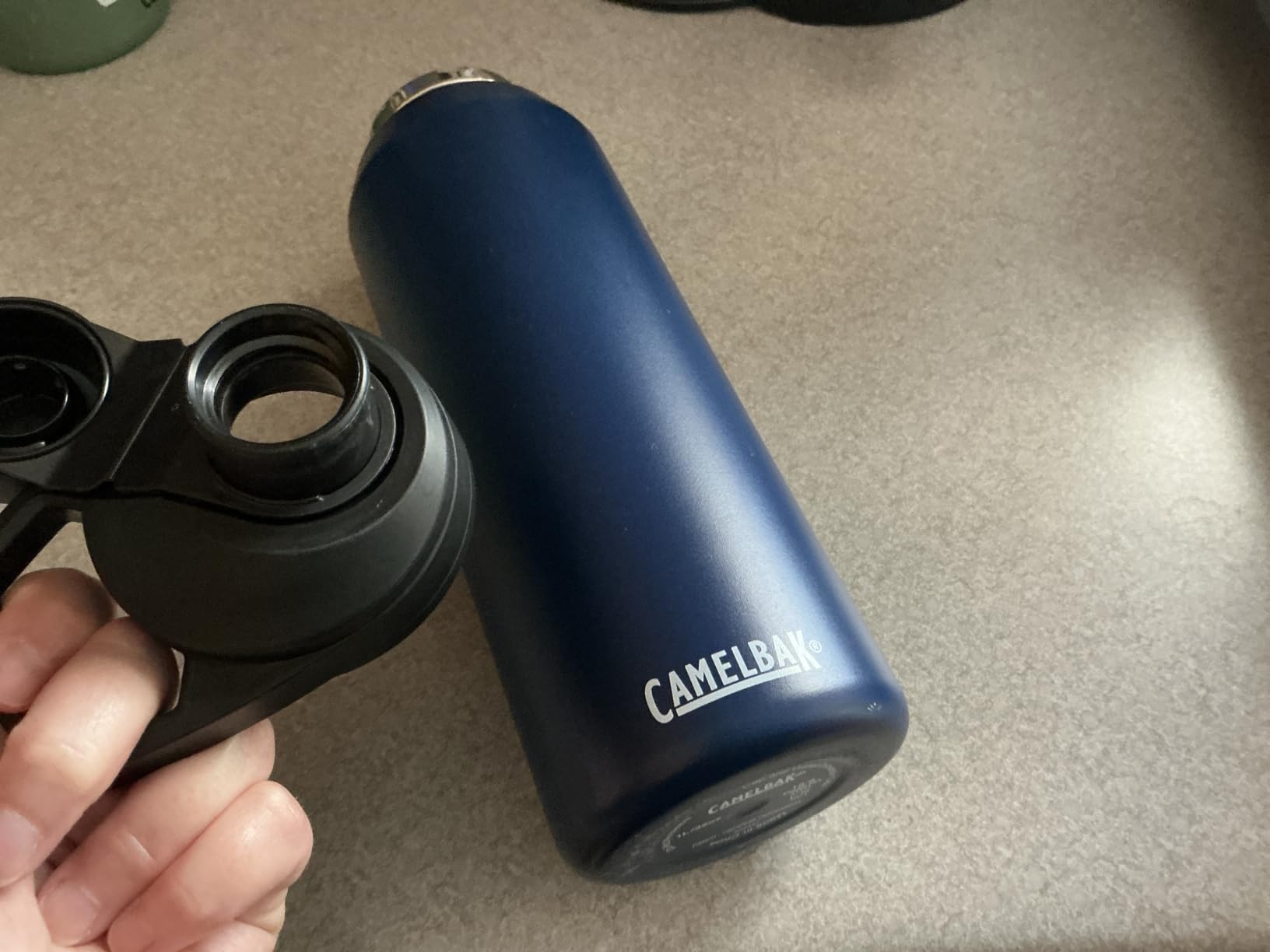 CamelBak Chute Mag Vacuum Insulated Stainless Steel Water Bottle, Magnetic Leak‑Resistant Cap for Everyday Hydration customer photo 2