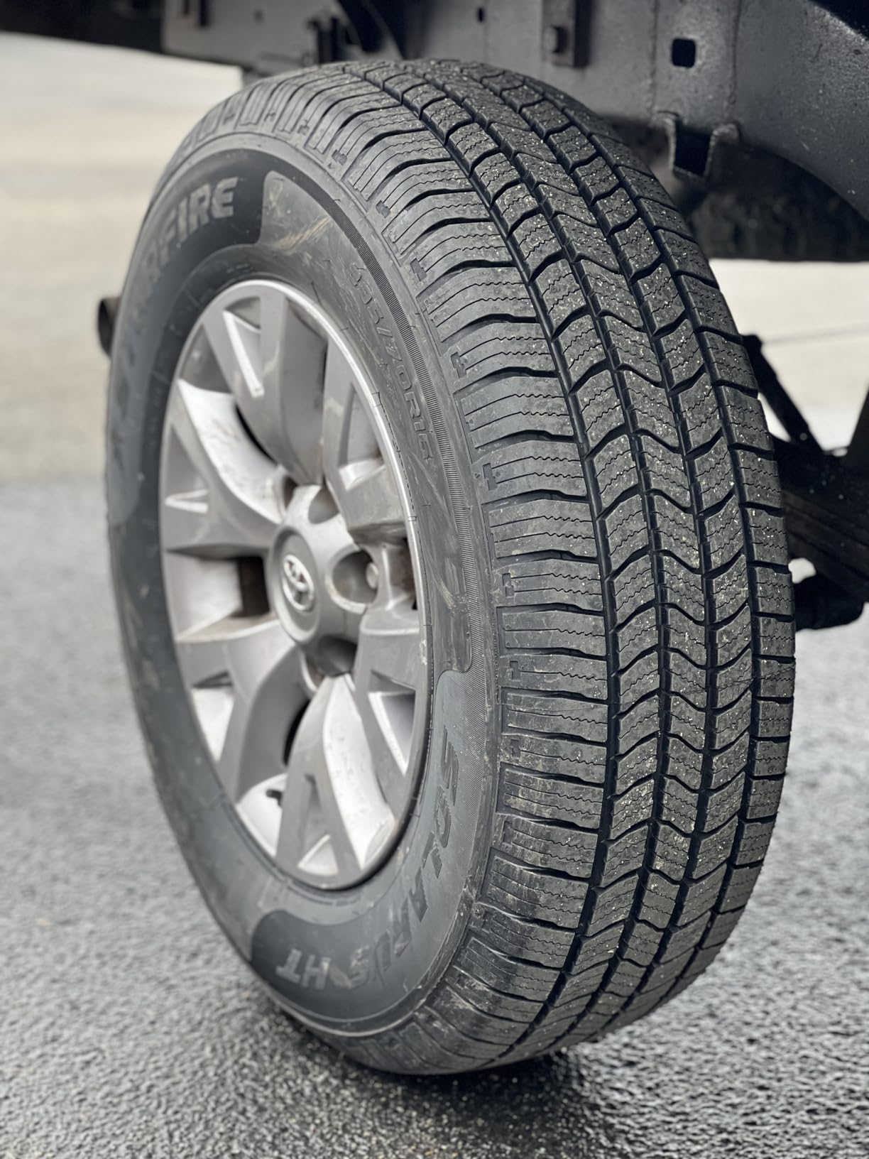 Starfire Solarus HT All-Season 265/70R16 112T Tire customer photo 1