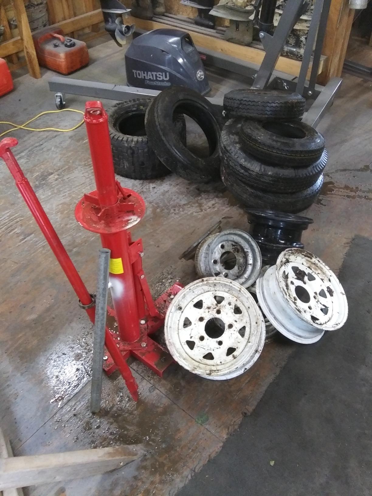 TUFFIOM Manual Tire Changer, Portable Hand Bead Breaker Mounting Tool for 8” to 16” Tires, for Home Garage Small Auto Shop customer photo 2