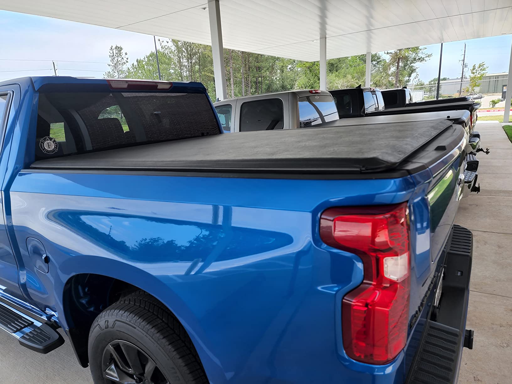 Amazon Basics Soft Roll-Up Truck Bed Tonneau Cover, 5.8 feet, Water-Resistant, Easy Install for 2014-2019 Chevy Silverado, GMC Sierra 1500, Fleetside customer photo 1
