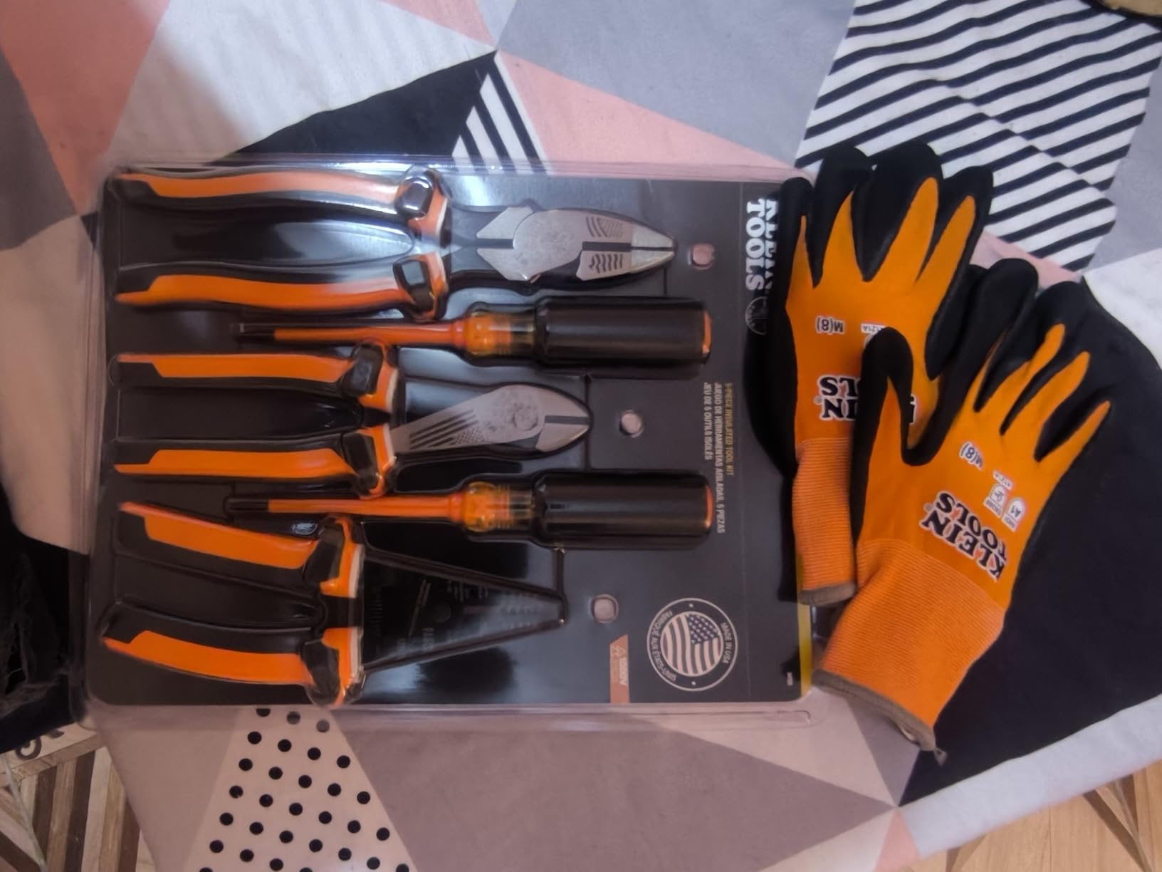 Klein Tools 94130 1000V Insulated Screwdriver Tool Set, Made in USA, with #2 Phillips and 1/4-Inch Cabinet Slim Tips, 2 Insulated Pliers and Wire Stripper customer photo 2