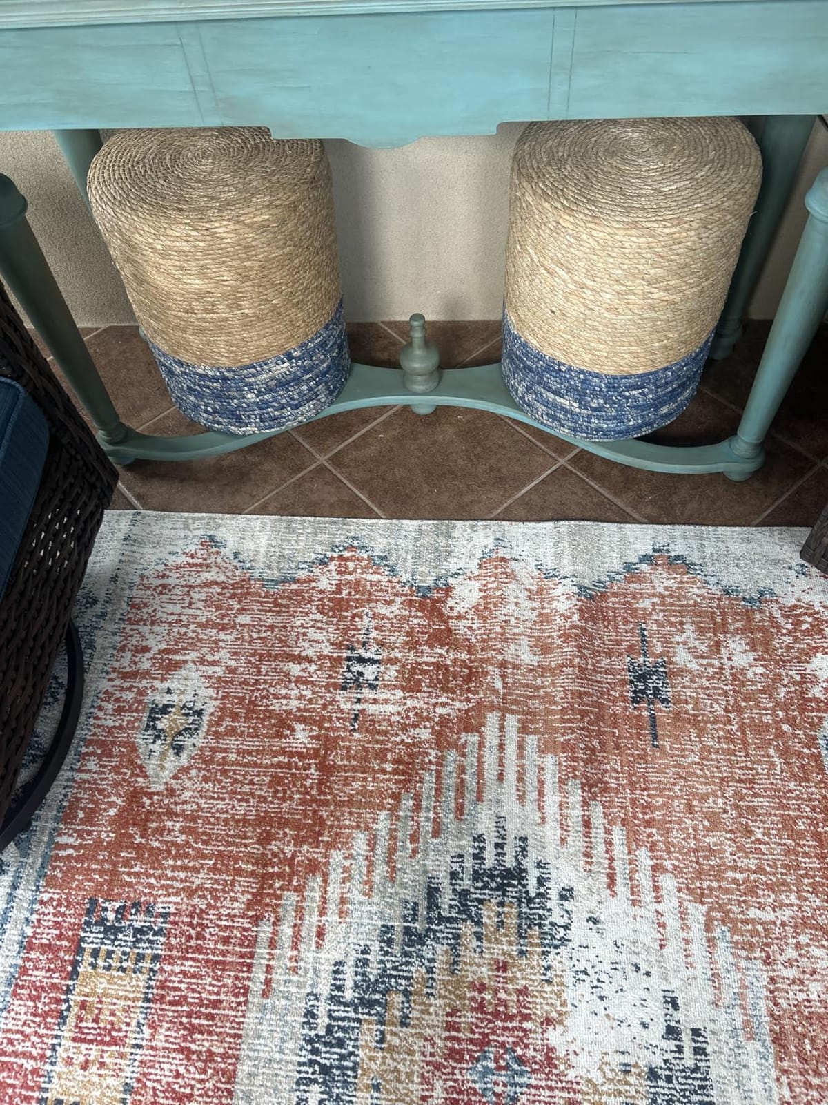 Wimarsbon Natural Seagrass Foot Stool, Hand Weaving Round Ottoman, for Living Room, Outdoor Seat (Natural & Blue) customer photo 2