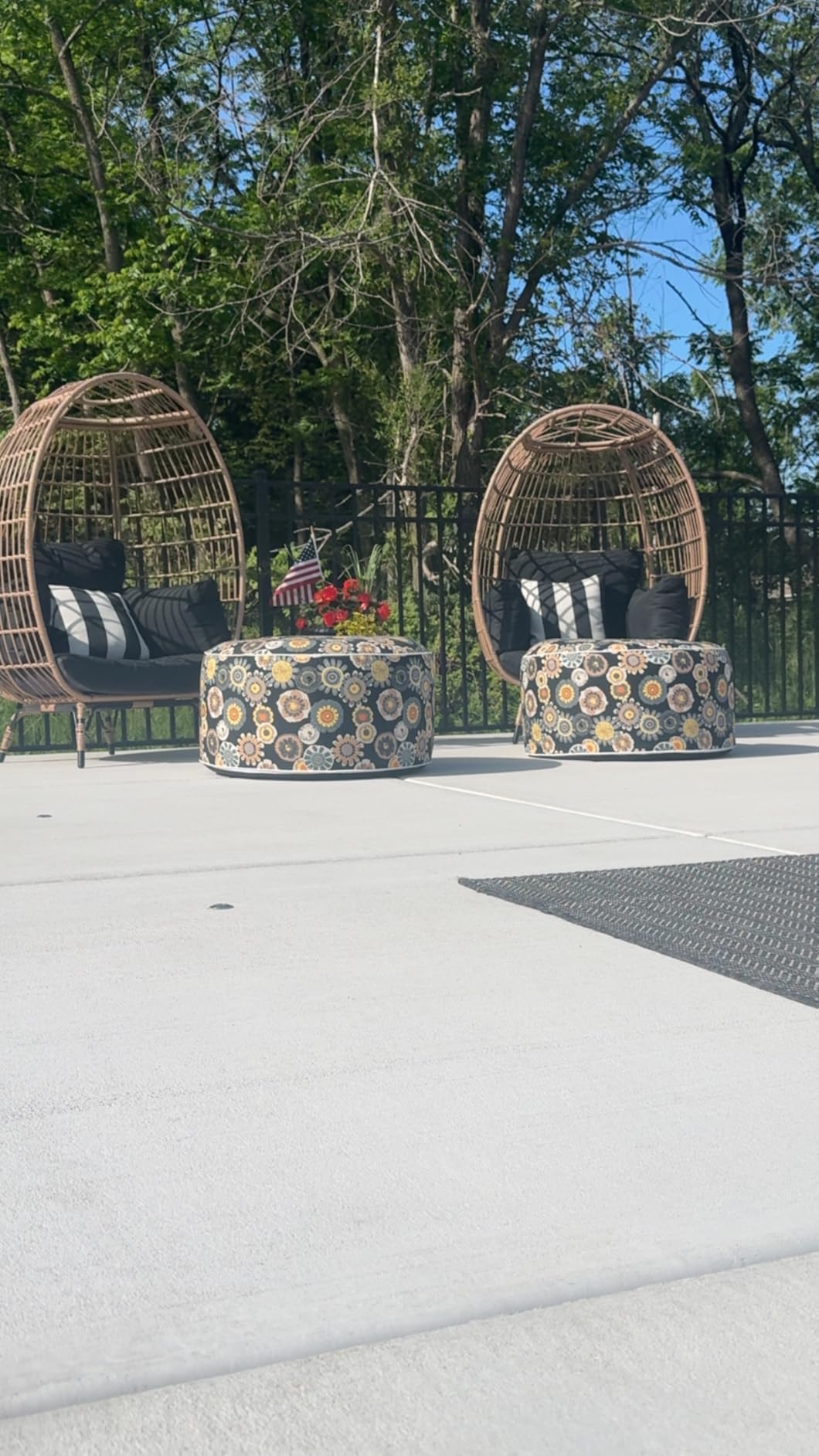 LVTXIII Outdoor Inflatable Ottoman, Fade-Resistant Round Footrest Stool D21”x H9”, Portable Patio Pouf for Garden Camping or Home Use-Cabana Black customer photo 1