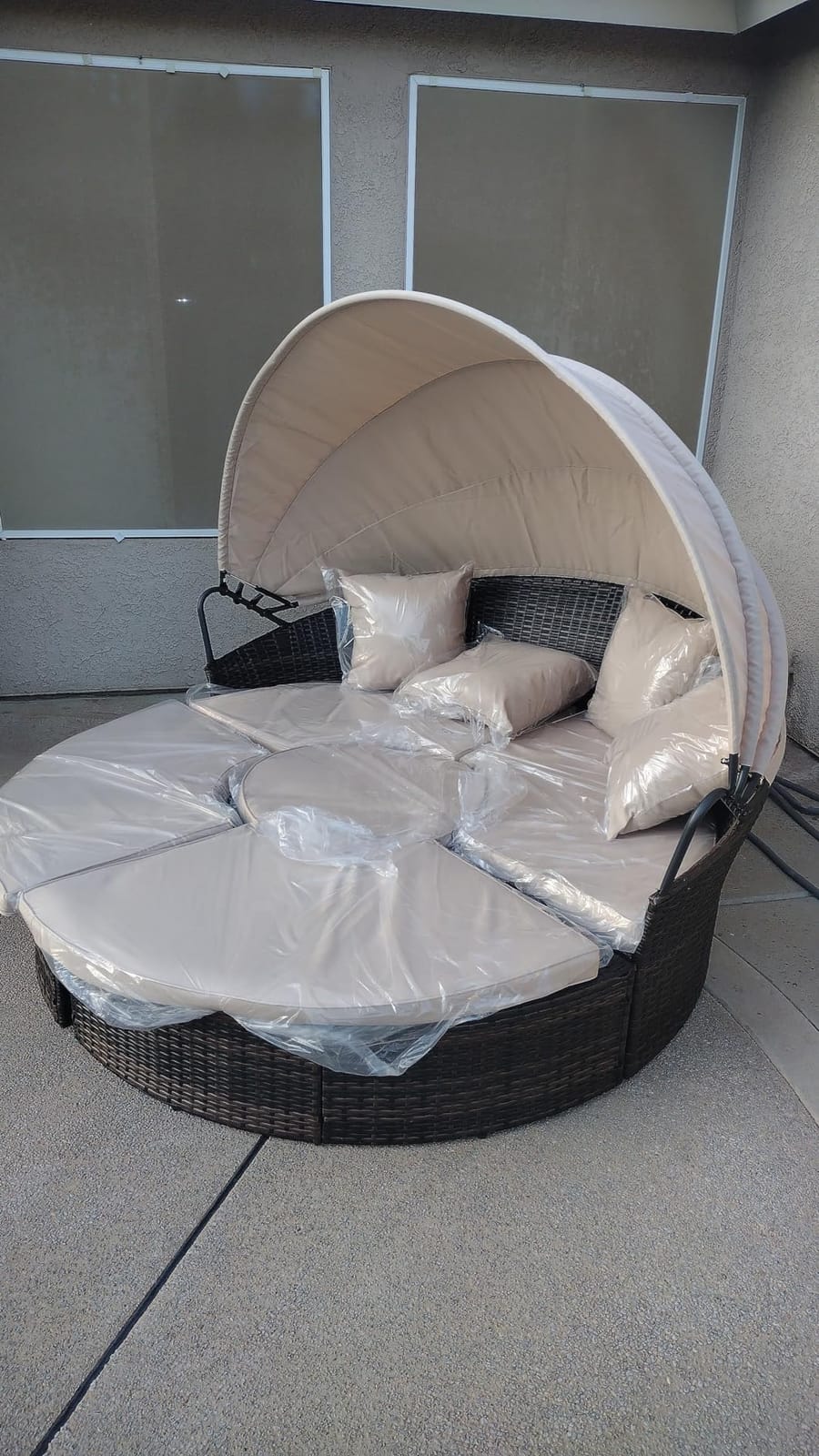 Crownland Outdoor Patio Canopy Bed Round Daybed with Washable Cushions, Clamshell Sectional Seating Wicker Furniture with Retractable Canopy Furniture for Backyard, Porch, Pool (Black) customer photo 1