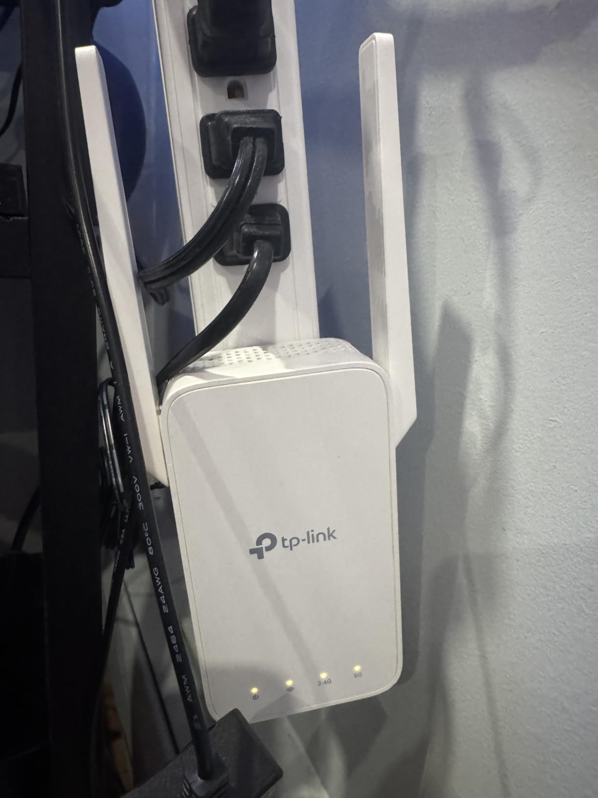 TP-Link AC1200 WiFi Extender Dual Band 5GHz/2.4GHz (RE315) customer photo 2