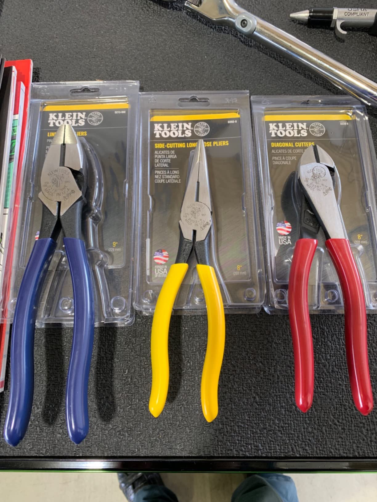 Klein Tools 80020 Plier Set, Made in USA, Lineman's Pliers, Diagonal Cutters, and Needle Nose, Induction Hardened Knives, 3-Piece customer photo 2