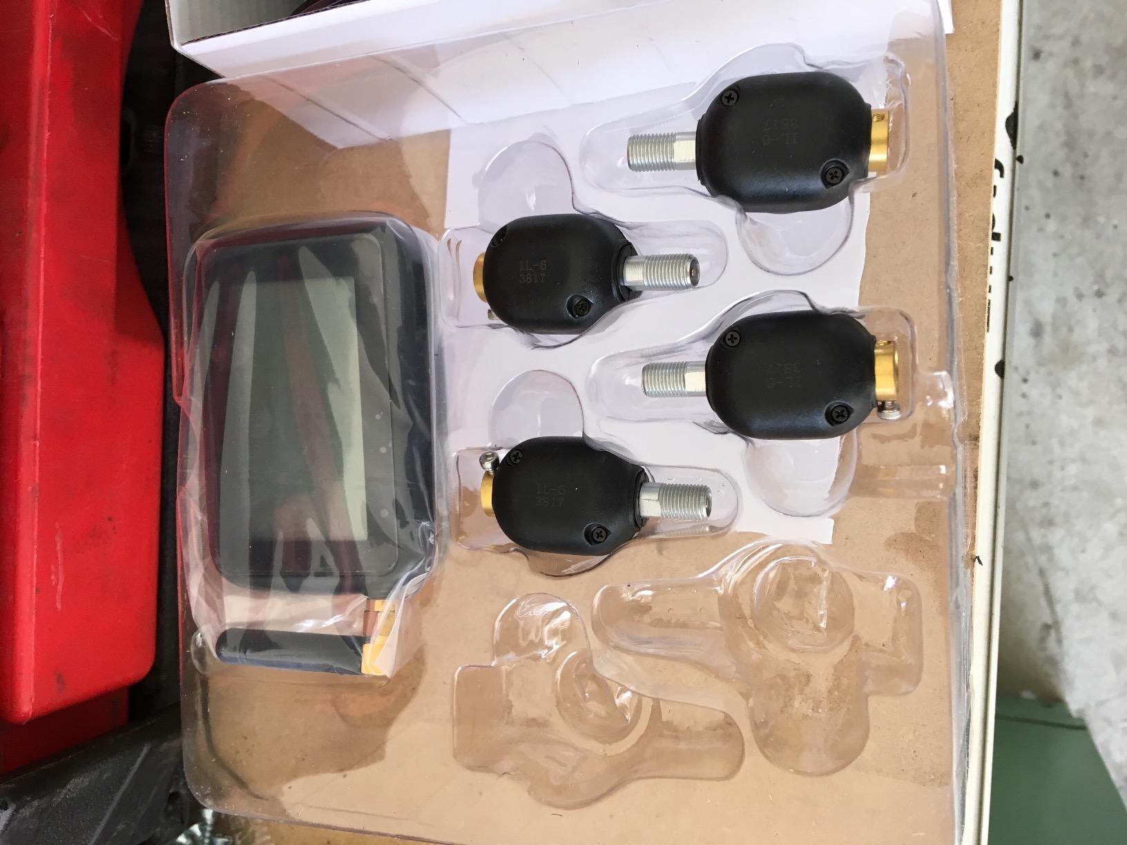 TST 507 Series TPMS - RV Tire Pressure Monitoring System with 4 Flow Thru Sensors & Color Display Monitor for Travel Trailers, Campers and Motorhomes (Metal Valve Stems Required for Flow Thru) customer photo 1