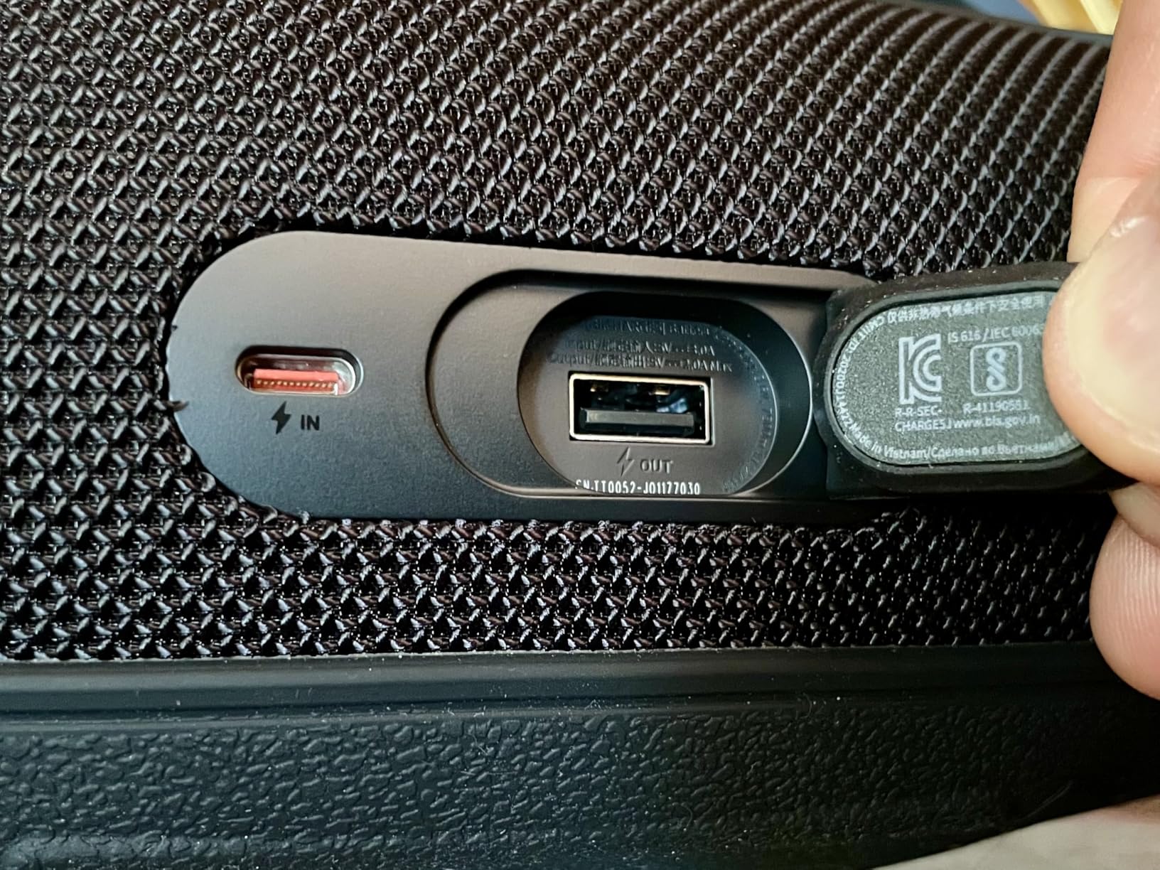 JBL Charge 5 - Portable Waterproof Speaker - Black customer photo 2