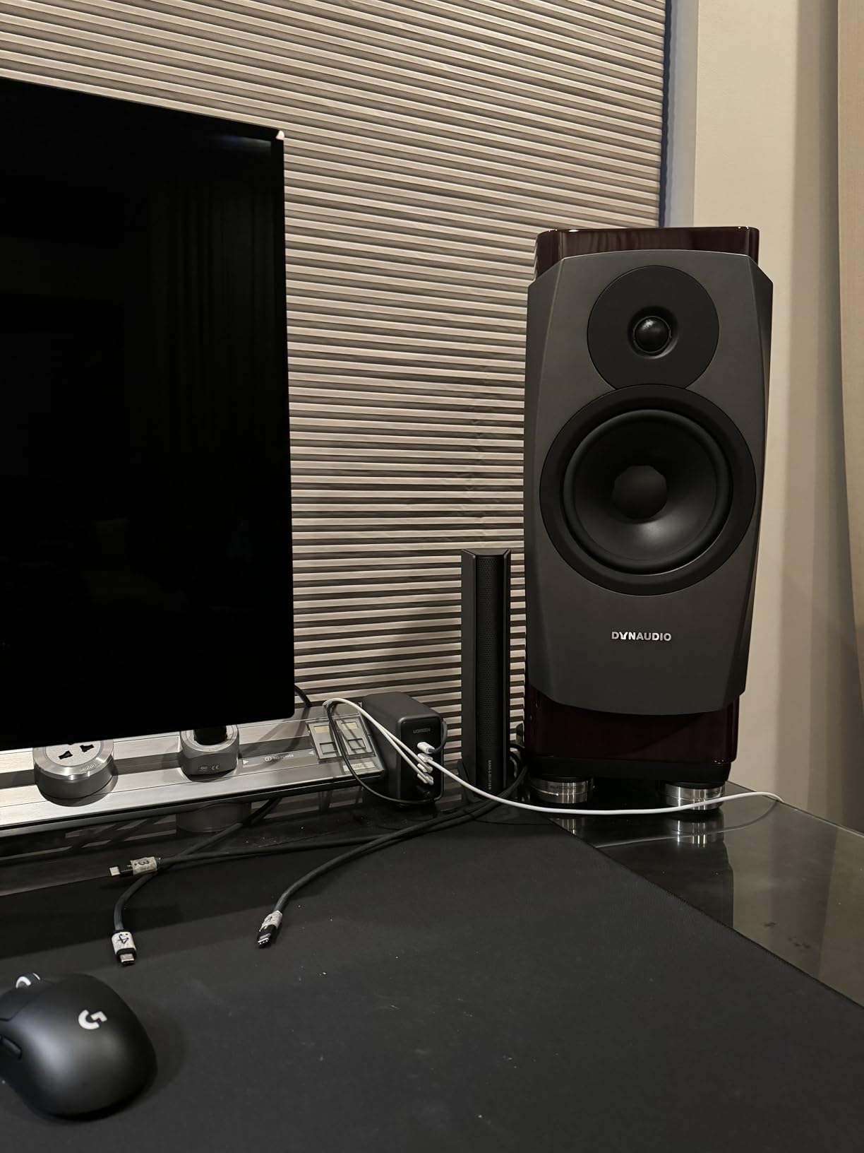 Bang & Olufsen Beosound Emerge Wi-Fi Multiroom Speaker - Gold Tone customer photo 2
