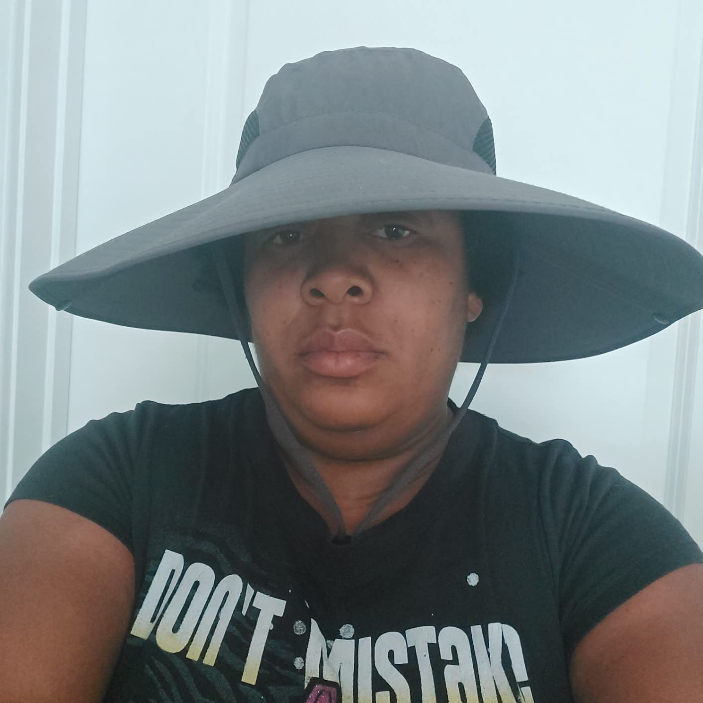 Leotruny Women Super Wide Brim Sun Hat UPF50+ Waterproof Bucket Hat customer photo 1