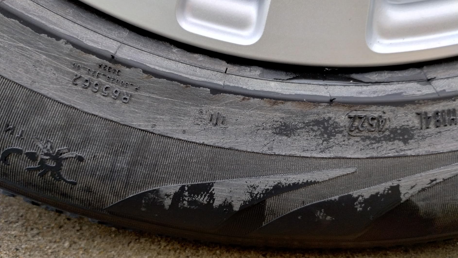 Pirelli Scorpion All Season Plus 3 All Season 245/60R18 105H SUV/Crossover Tire customer photo 1