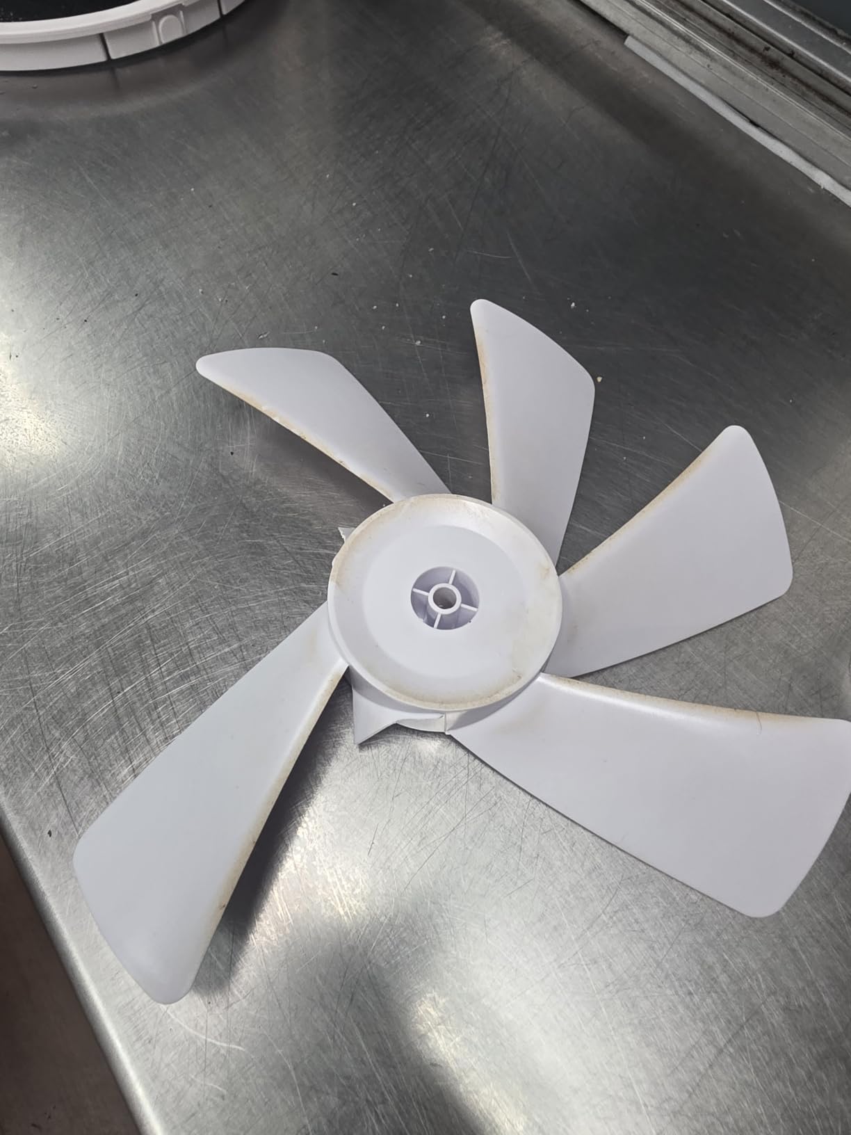 RV Roof Vent Fan 14x14 with 4 Color LED Ambiance Light, Reversible Airflow, Ultra-Quiet 12V (24V Max) Vent Fan with Remote & Rain Sensor customer photo 2