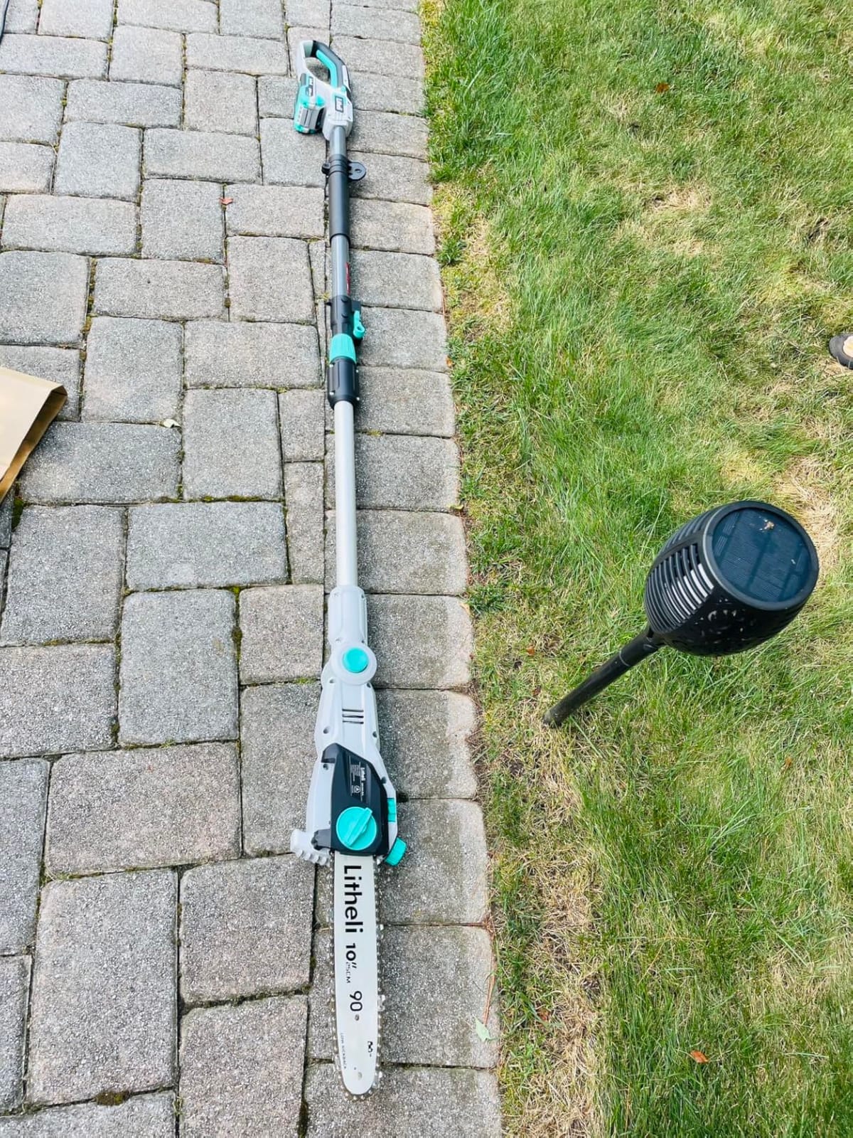 Litheli Cordless Pole Saw,10-Inch 40V Pole Saws for Tree Trimming, Electric Tree Saw for Branch Cutting, Pruning, 2.5Ah Battery& Charger Included customer photo 2