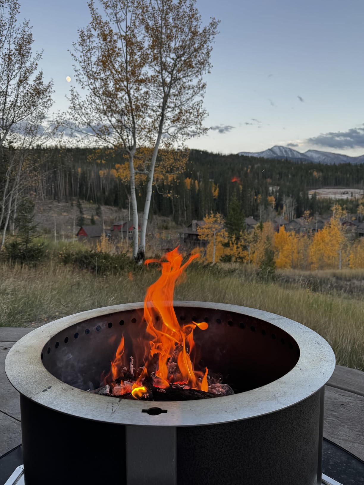 Breeo X Series 24 - Corten Steel Smokeless Fire Pit for Outside - 27.5 in customer photo 2
