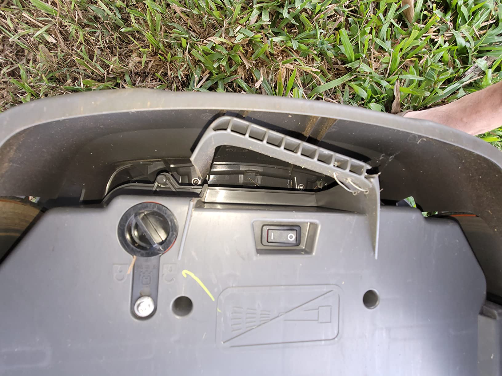 Husqvarna Automower 430X Robotic Lawn Mower with GPS Assisted Navigation, Automatic Lawn Mower with Self Installation and Ultra-Quiet Smart Mowing Tech for Medium to Large Yards (0.8 Acre), 967852845 customer photo 2
