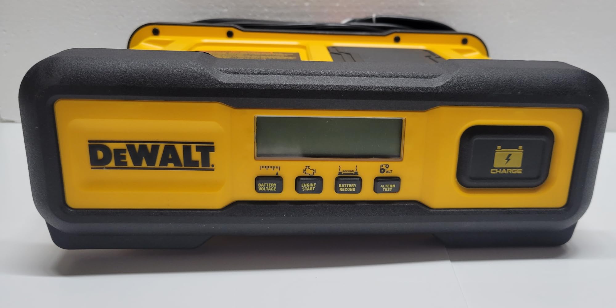 DEWALT DXAEC100 30A Battery Charger, 100A Engine Start and 3A Maintainer customer photo 1