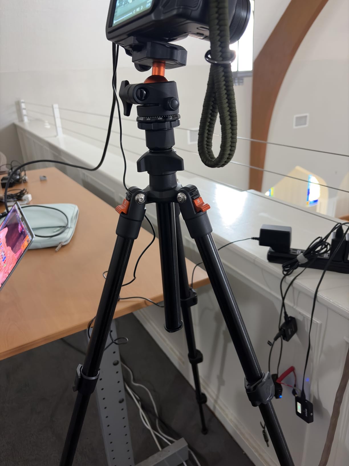 K&F Concept 64 inch/163cm Lightweight Aluminum Travel Camera Tripod customer photo 1