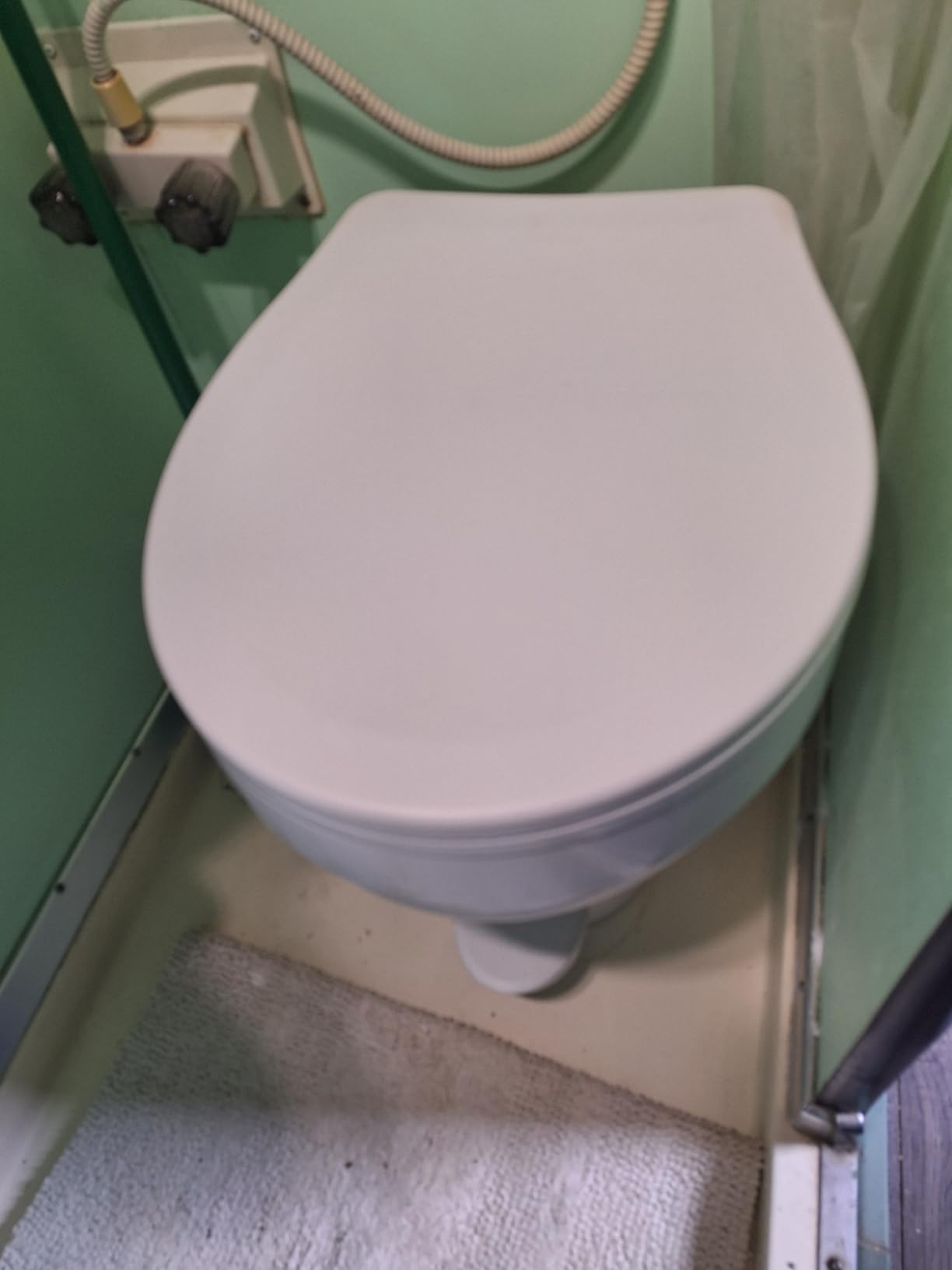 Thetford Aqua-Magic® VI High Profile, White customer photo 1