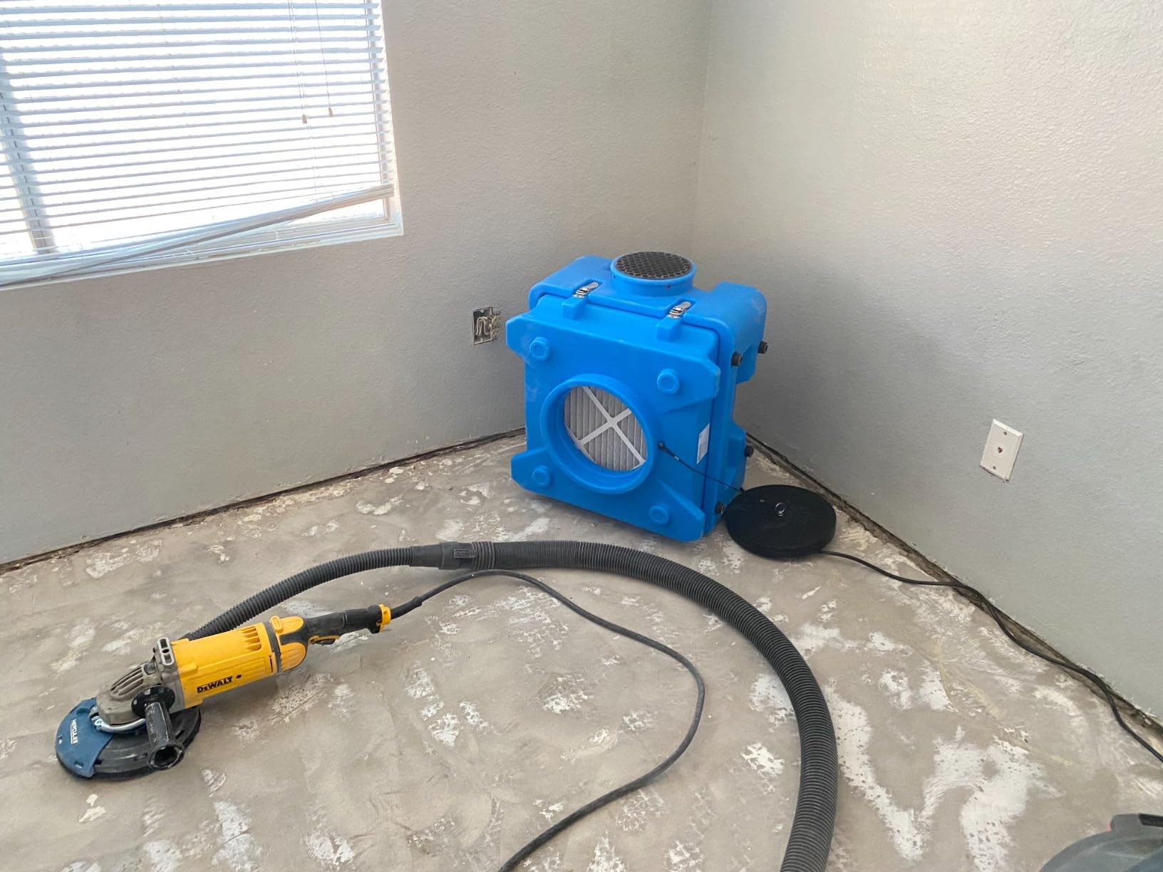 CADPXS Shield-550 Air Scrubber 550 CFM with 3-Stage Filtration customer photo 2