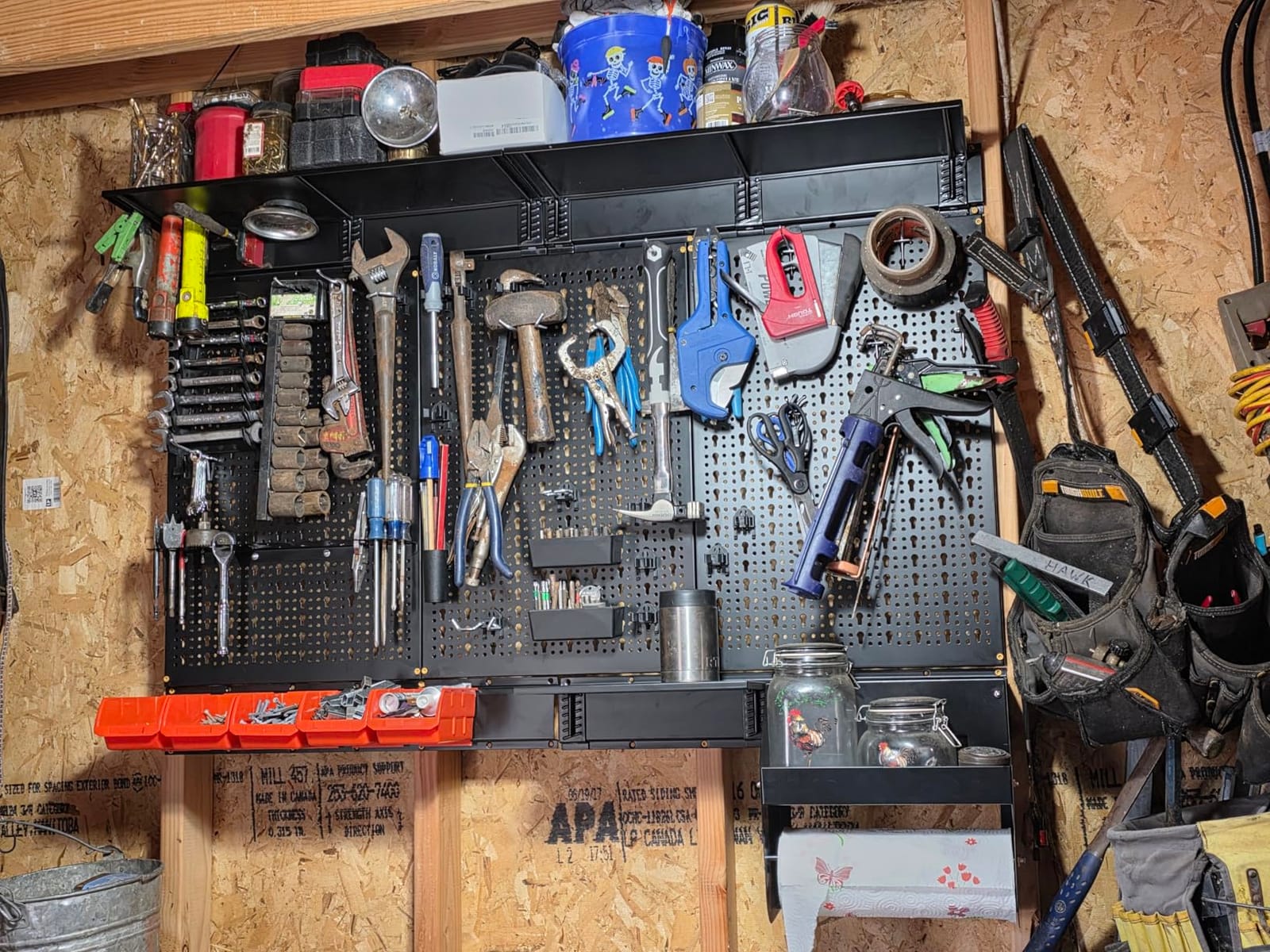 TORACK Metal Pegboard Wall Organizer 24x48 in, Tool Storage Pegboard, Black customer photo 2