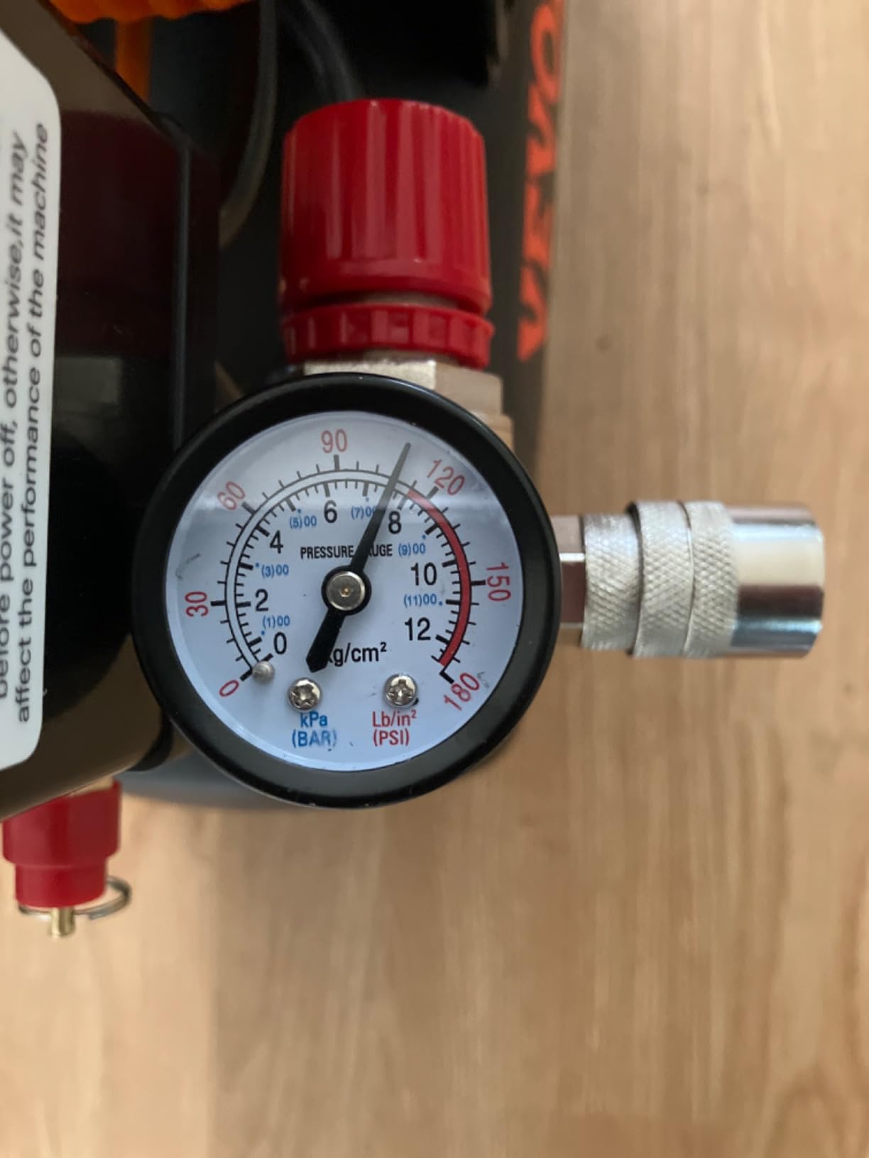 VEVOR 2.1 Gallon Air Compressor, 1.2HP 2.2 CFM@90PSI Air Compressors with Max. 116PSI Pressure, Oil Free Compressor Tank for Auto Repair, Tire Inflation, Spray Painting, Woodwork Nailing customer photo 1